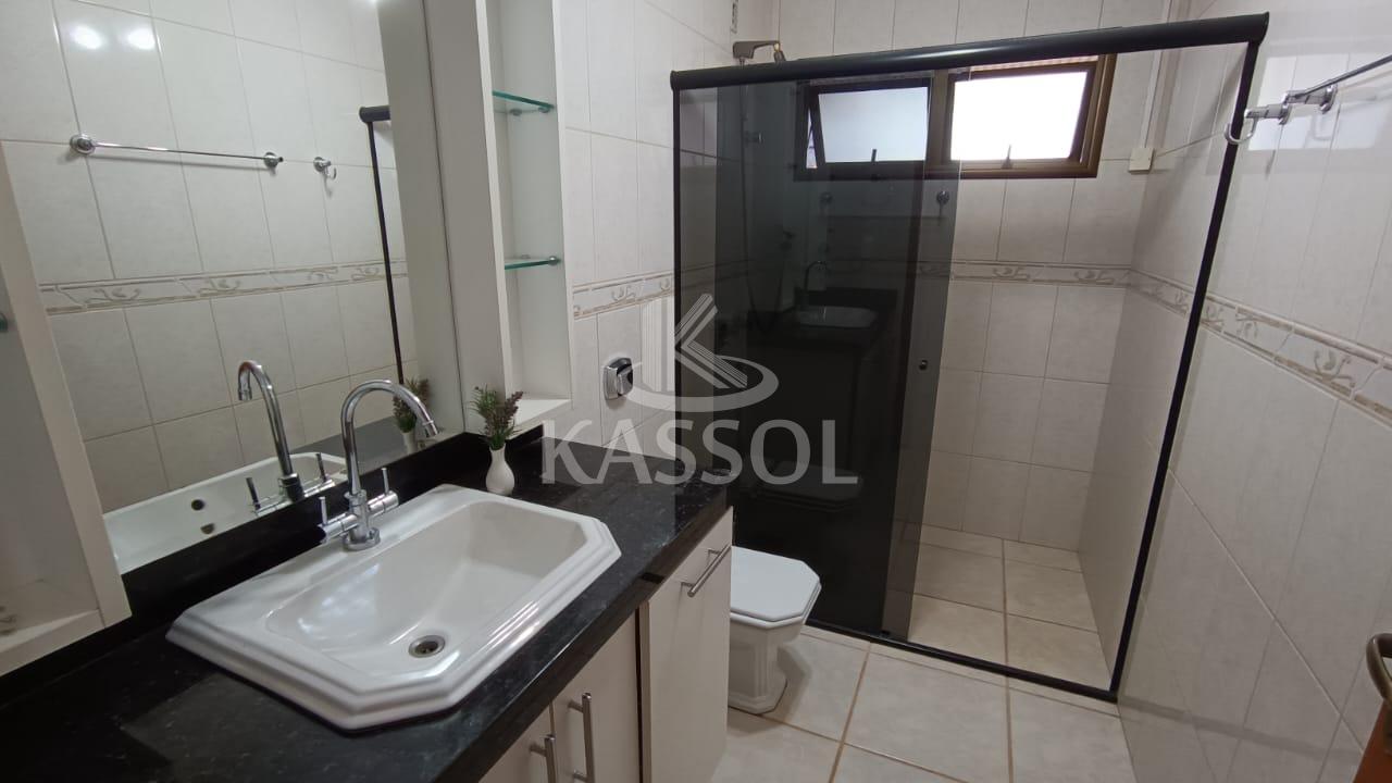Ap. p/locao, no Residencial Independncia, na R.Mchal Floriano, c/01 suite + 02 q.+ 02 vagas gar.