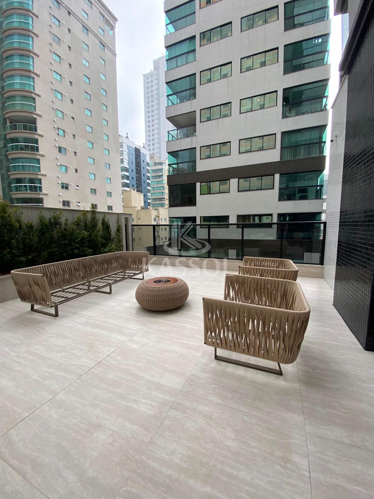 Apartamento novo pronto para morar, Meia Praia, Itapema - SC, 150 m do Mar!