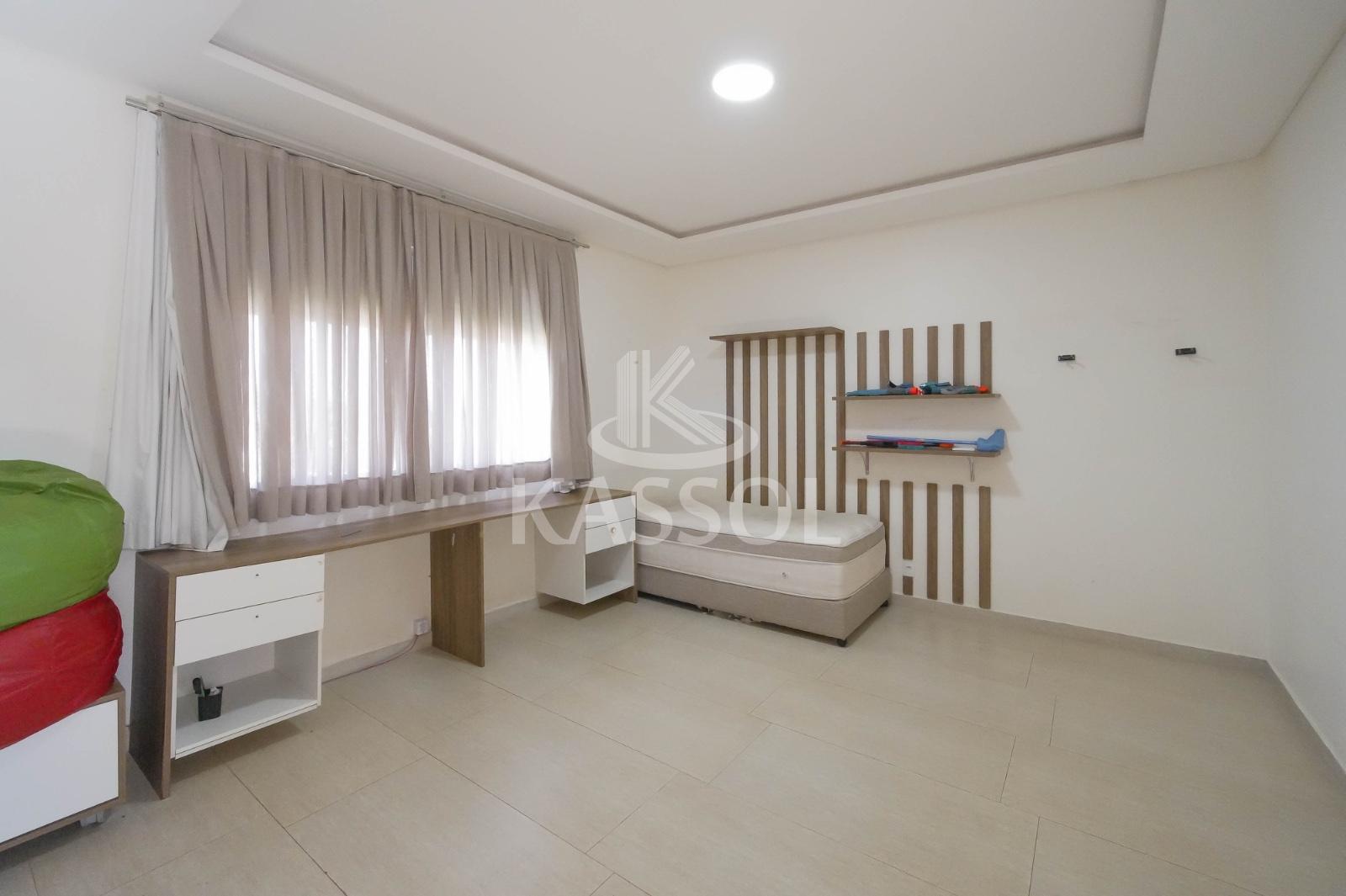 Sobrado no Treviso com 4 sutes e 1 demi-suite amplo jardim com playground