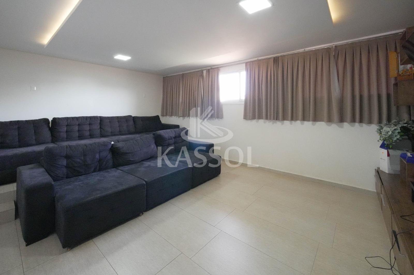 Sobrado no Treviso com 4 sutes e 1 demi-suite amplo jardim com playground