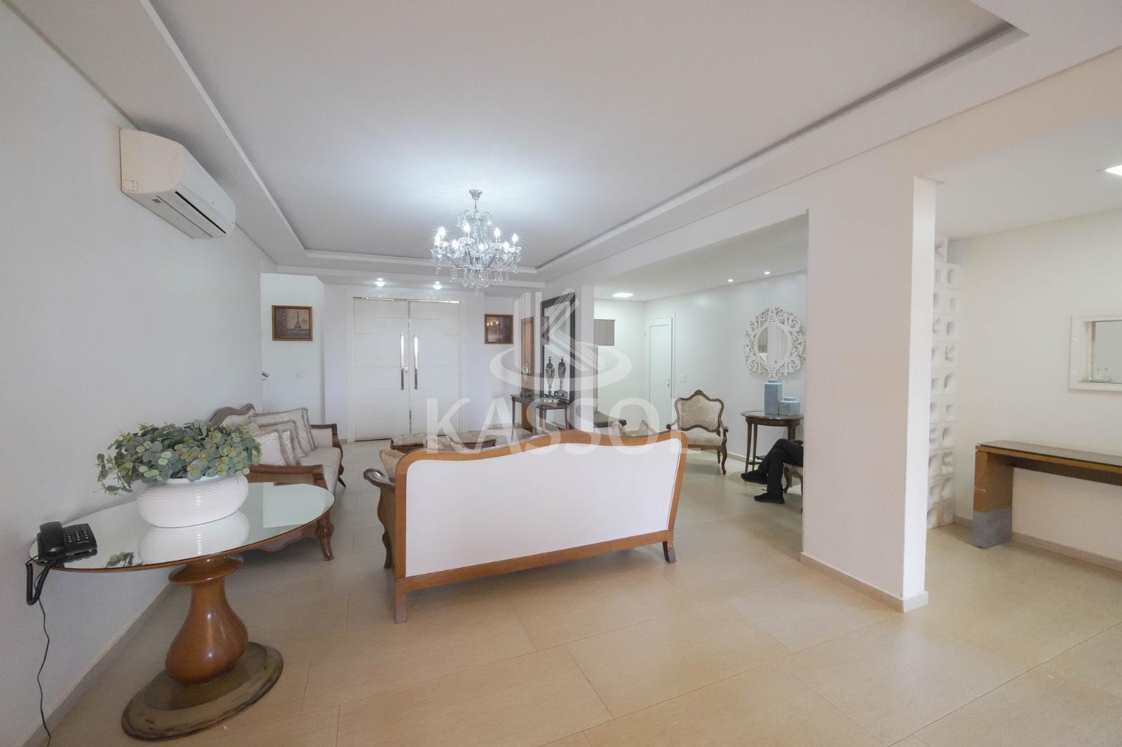 Sobrado no Treviso com 4 sutes e 1 demi-suite amplo jardim com playground