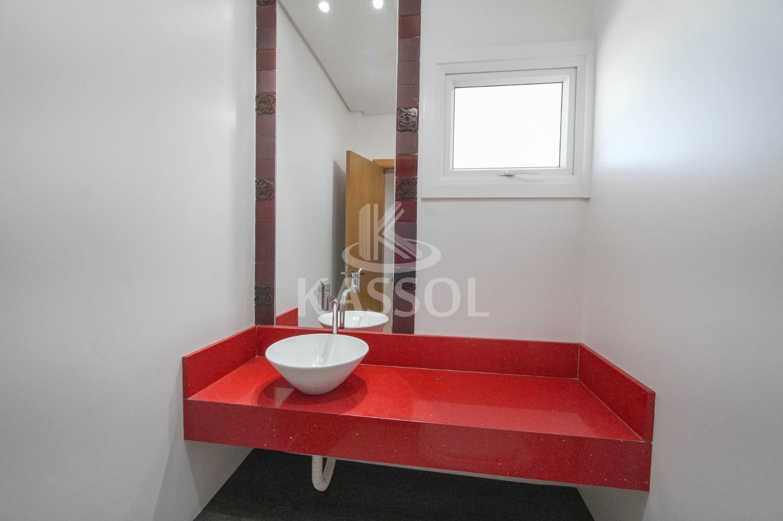Sobrado no Treviso com 4 sutes e 1 demi-suite amplo jardim com playground