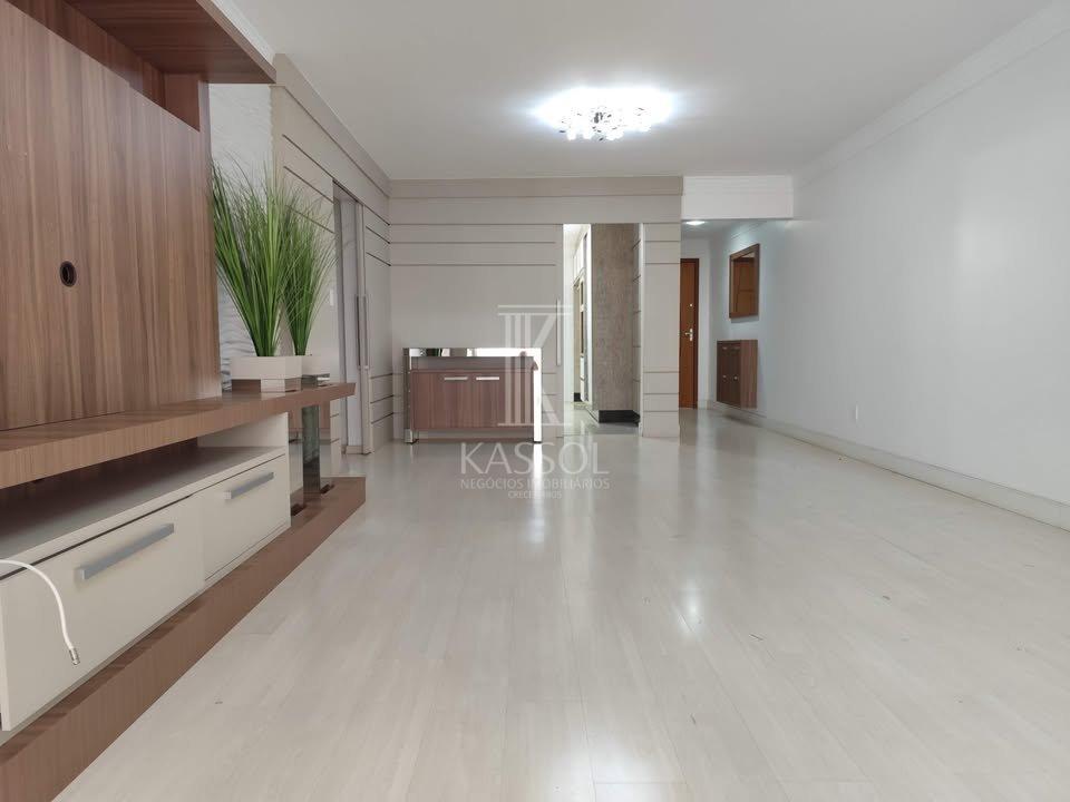 Apartamento Semi mobiliado no centro, 01 Suite mais 02 quartos...
