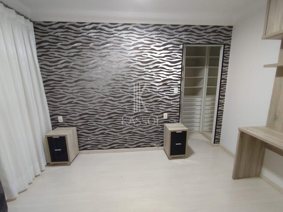 Apartamento Semi mobiliado no centro, 01 Suite mais 02 quartos, 02 vagas.