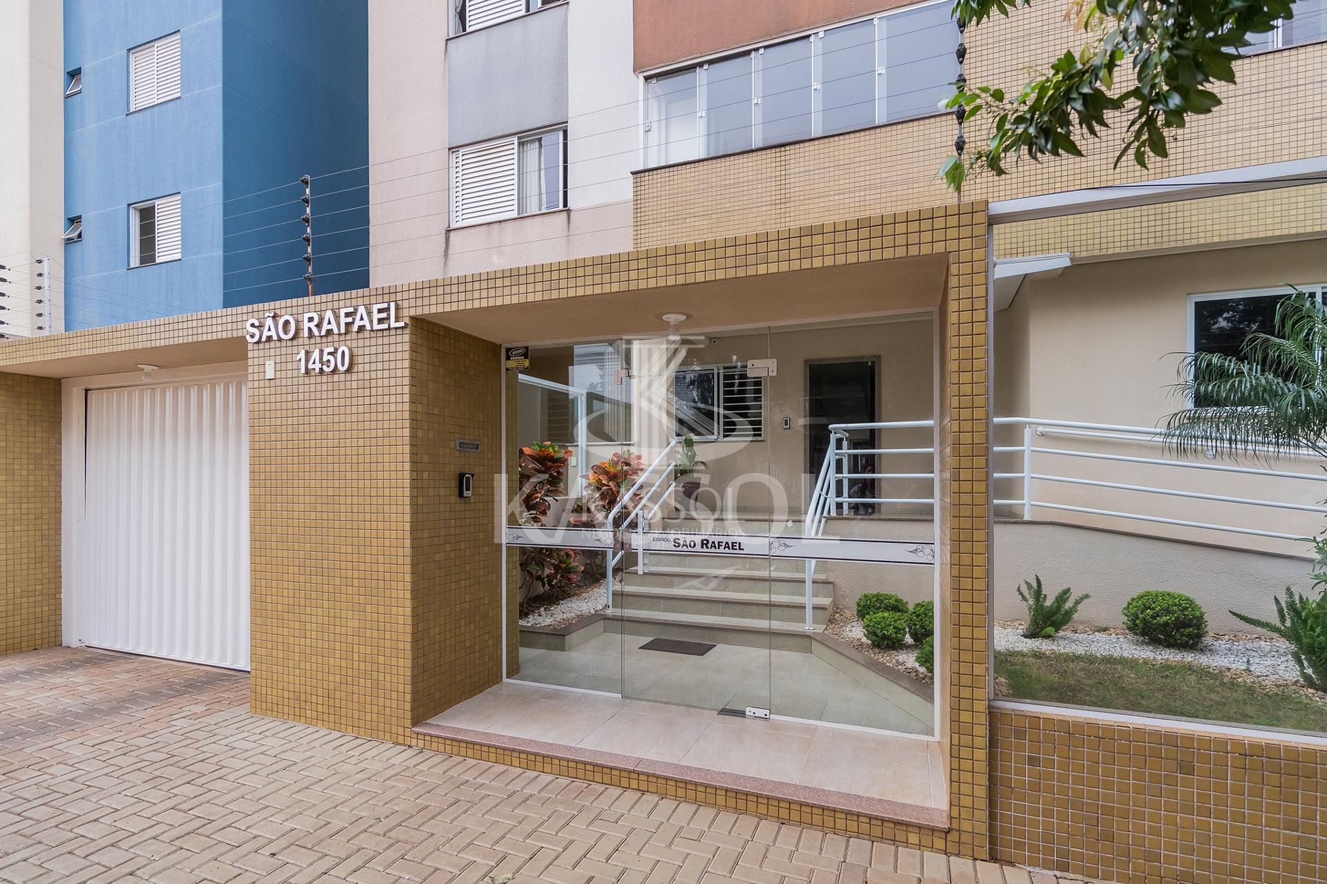 Apartamento Semi mobiliado no centro, 01 Suite mais 02 quartos...