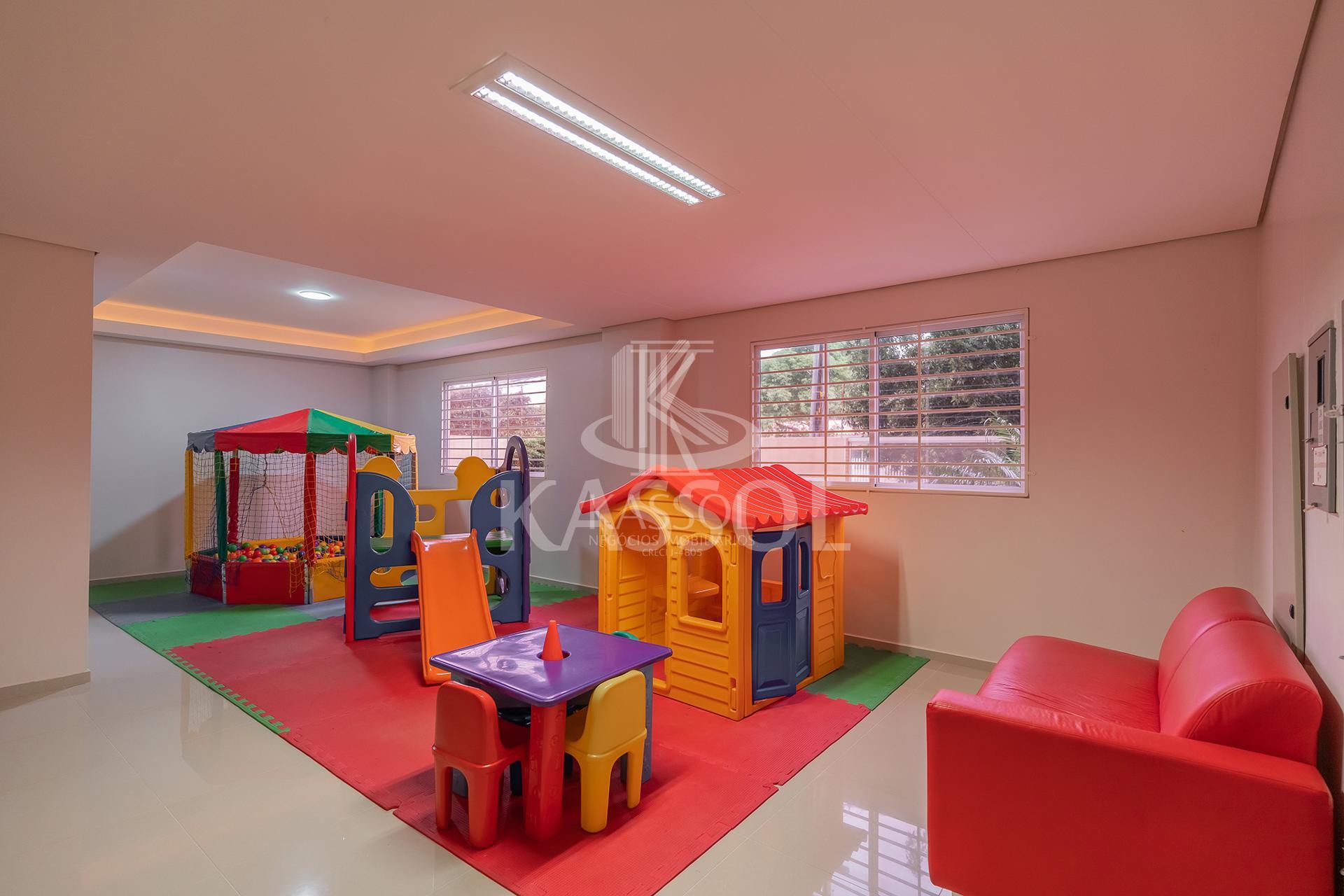 Apartamento Semi mobiliado no centro, 01 Suite mais 02 quartos, 02 vagas.