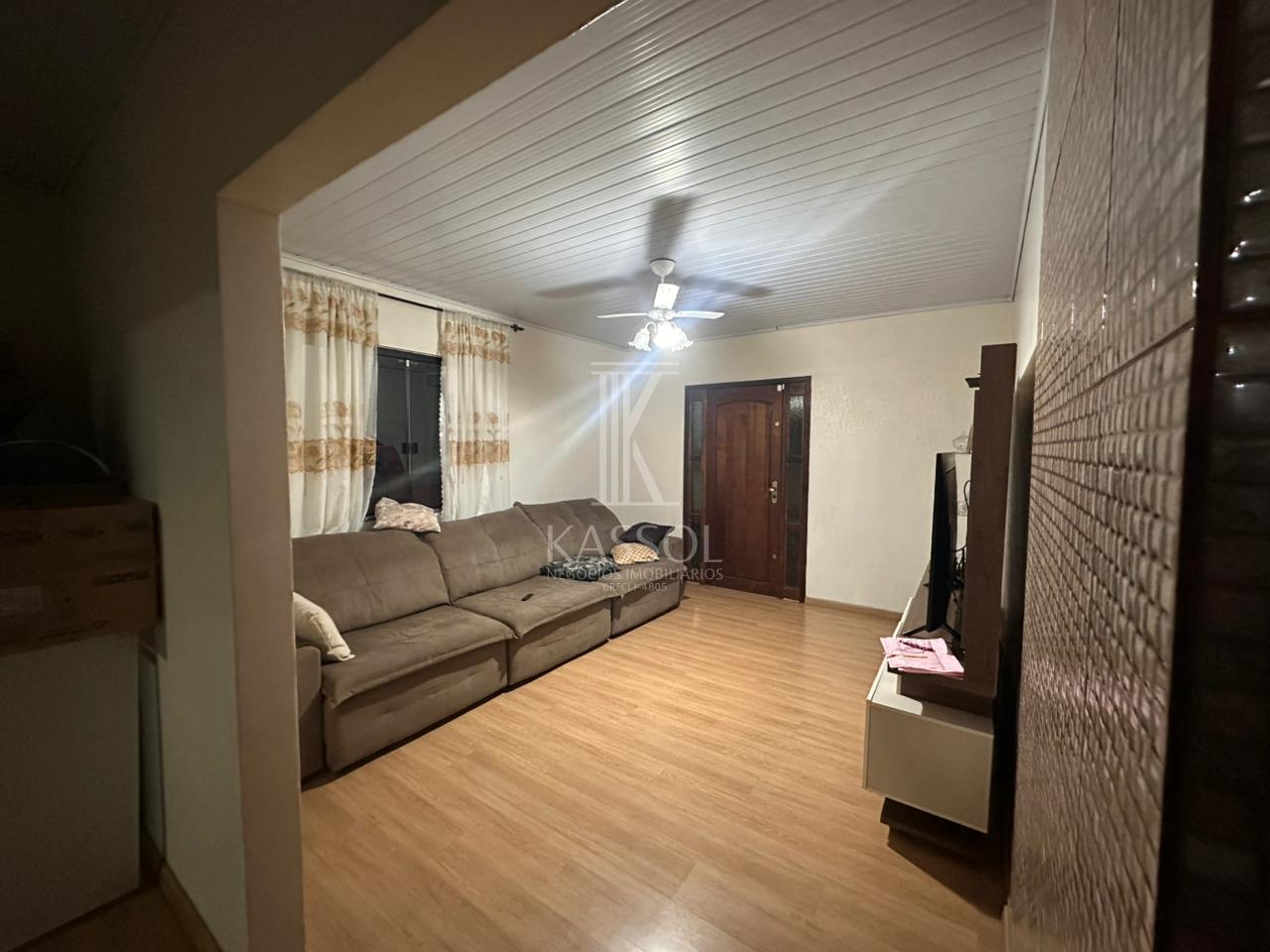 Casa à venda, Pacaembu próximo ao Supermercado Irani, CASCAVEL...