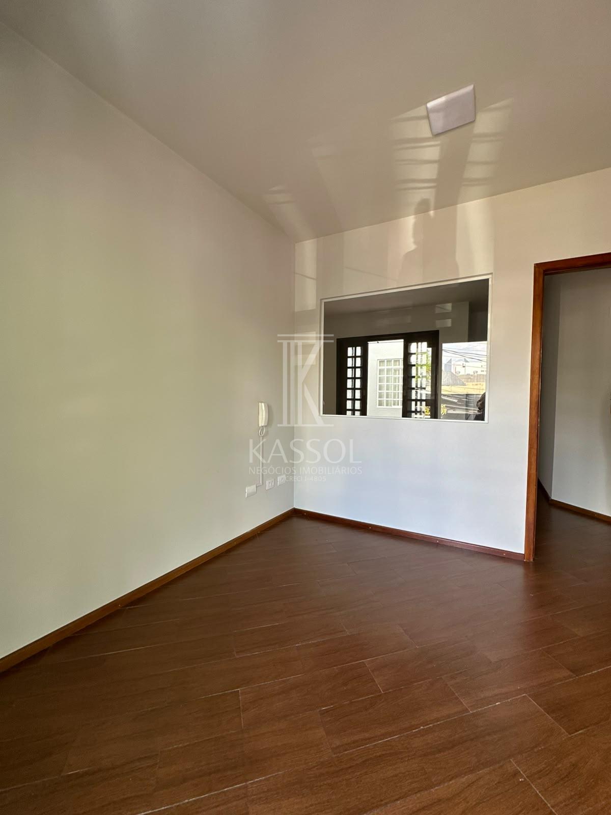 Apartamento no Centro de Cascavel! 01 Suite mais 02 Quartos.