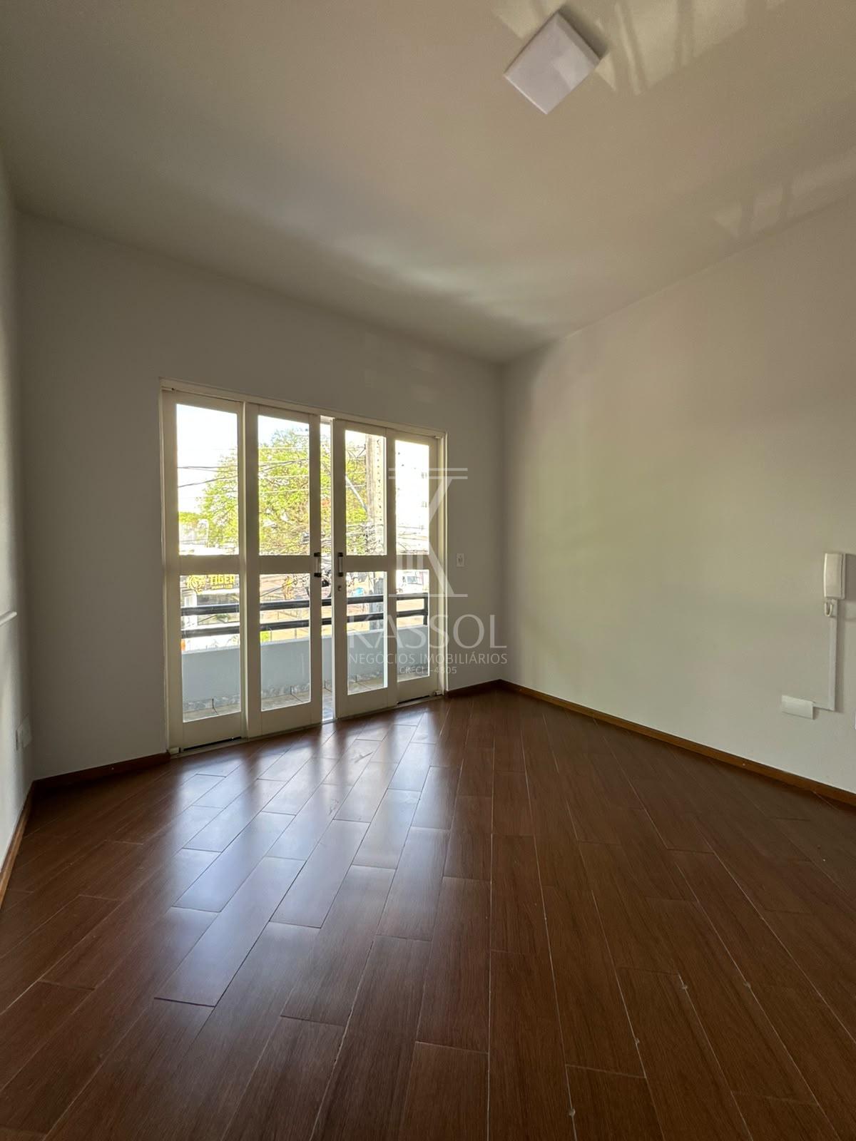 Apartamento no Centro de Cascavel! 01 Suite mais 02 Quartos.