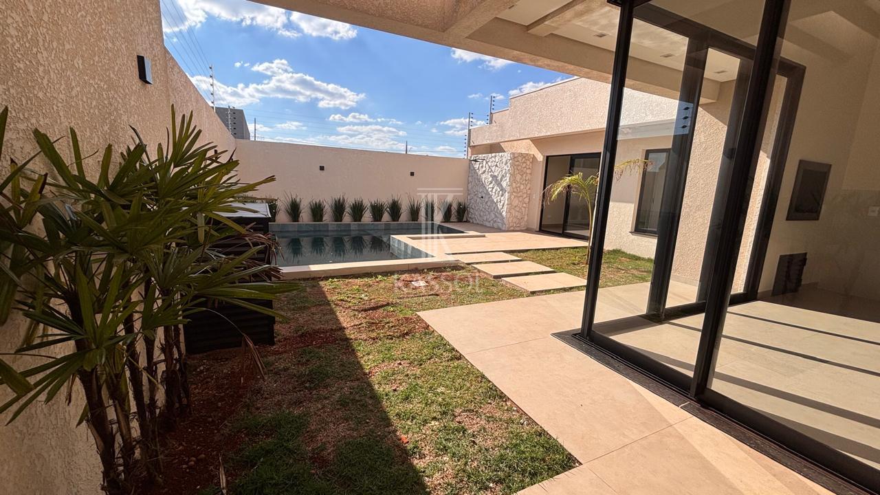 Casa térrea Alto Padrão, nova, pronta para morar, no Paraíso Tropical!