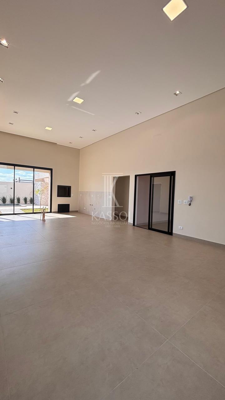 Casa térrea Alto Padrão, nova, pronta para morar, no Paraíso Tropical!