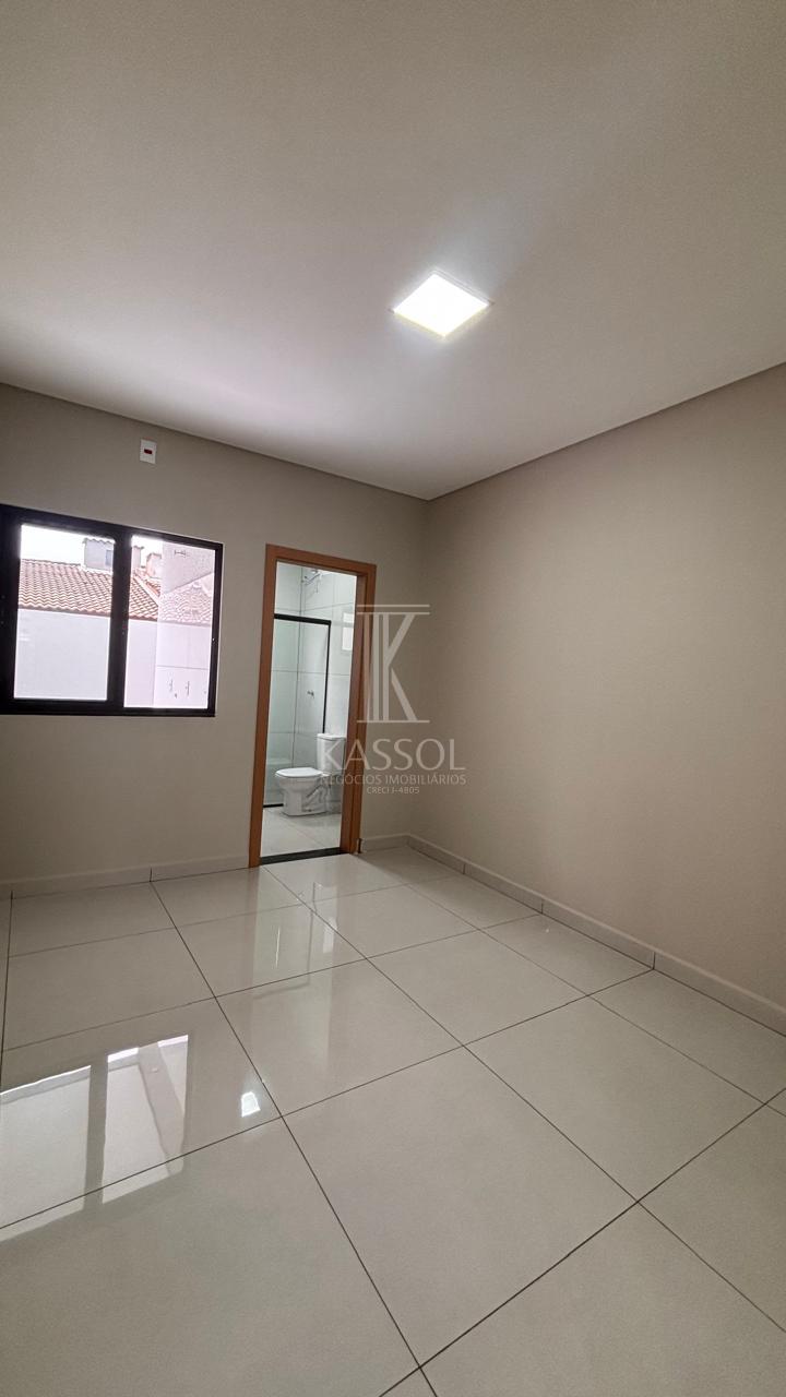 Casa, no Loteamento Siena, Bairro Esmeralda, nova pronta para morar!