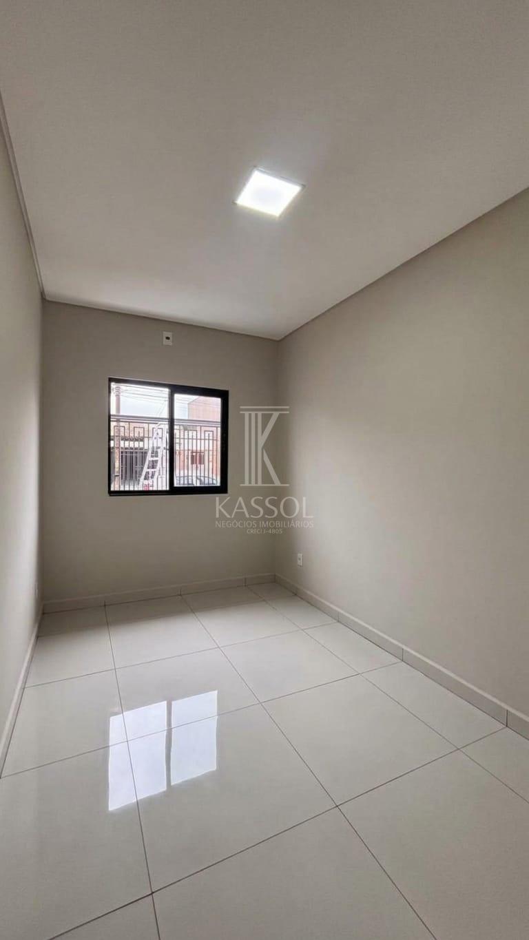 Casa, no Loteamento Siena, Bairro Esmeralda, nova pronta para morar!