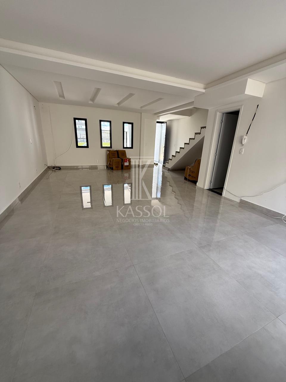 Sobrado com 165.64 m², novo pronto para morar - próximo Unipar.