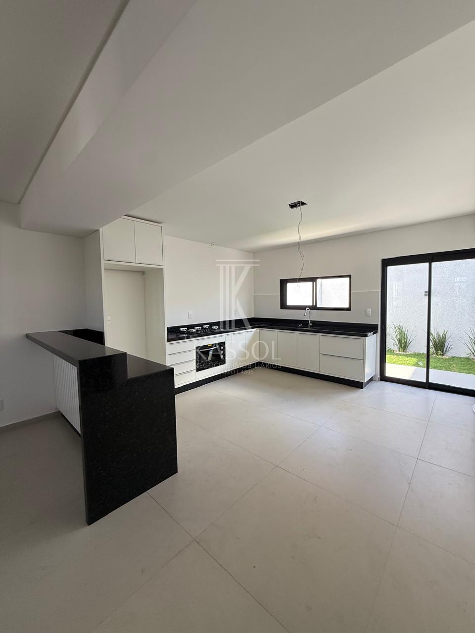Sobrado com 165.64 m², novo pronto para morar - próximo Unipar.