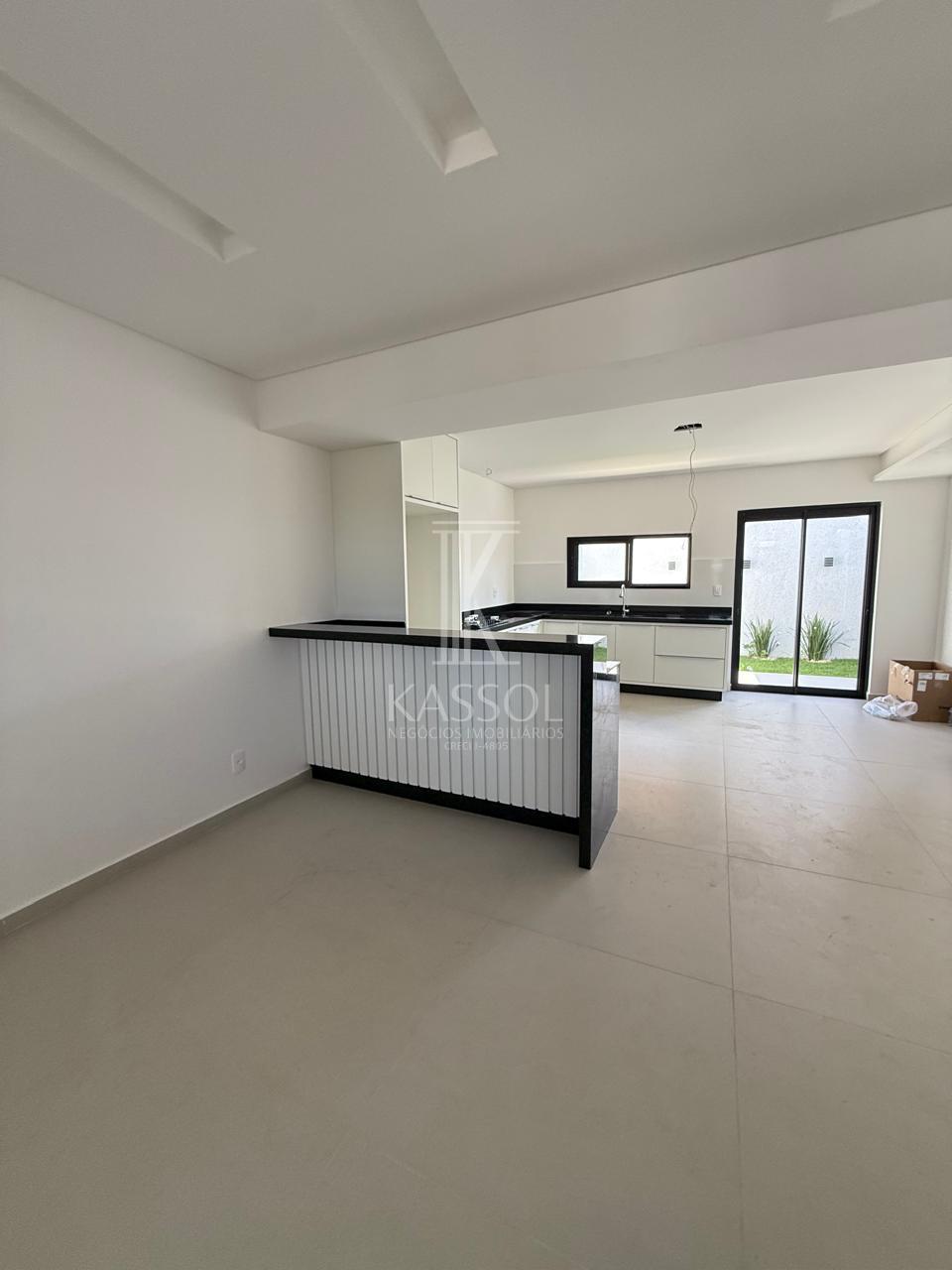 Sobrado com 165.64 m², novo pronto para morar - próximo Unipar.