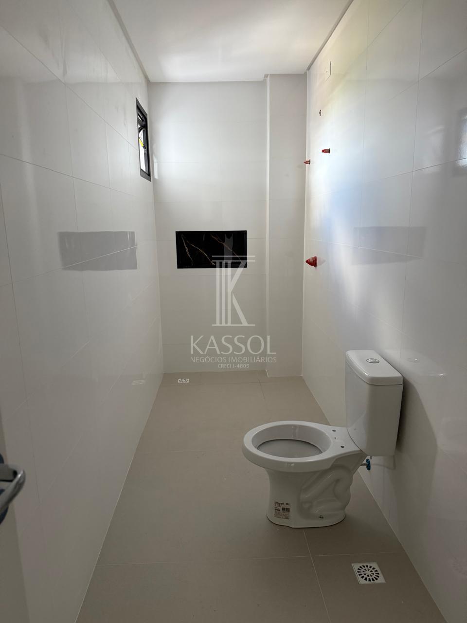 Sobrado com 165.64 m², novo pronto para morar - próximo Unipar.