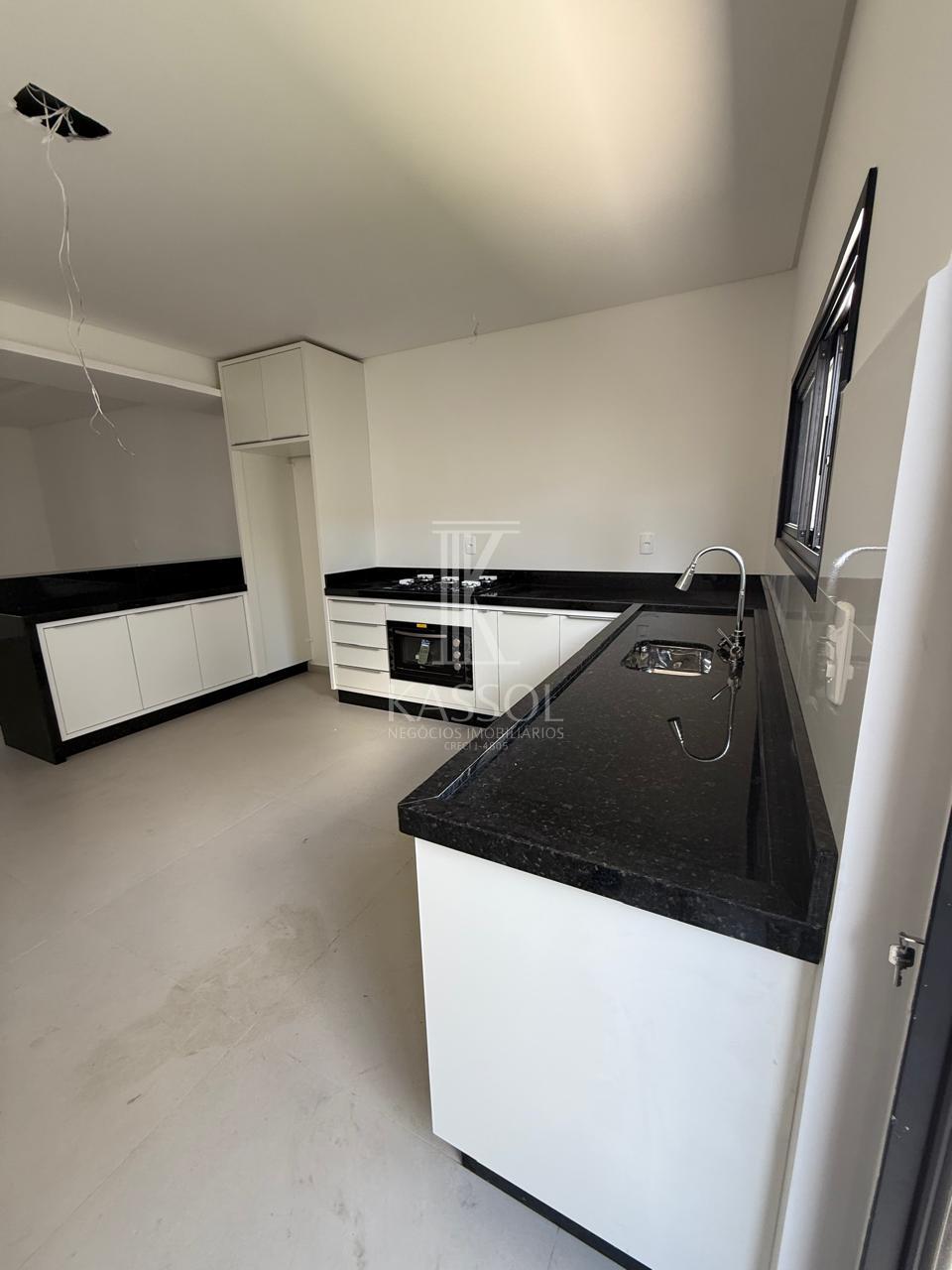 Sobrado com 165.64 m², novo pronto para morar - próximo Unipar.