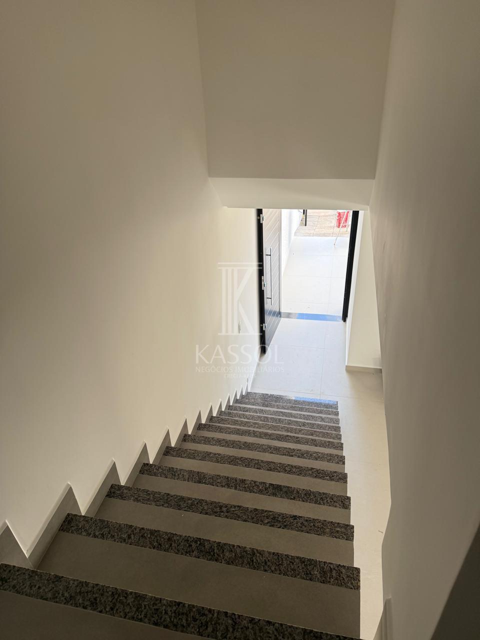 Sobrado com 165.64 m², novo pronto para morar - próximo Unipar.