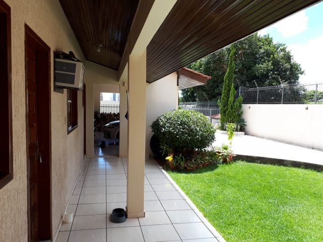 CASA BAIRRO NEVA - CENTRO