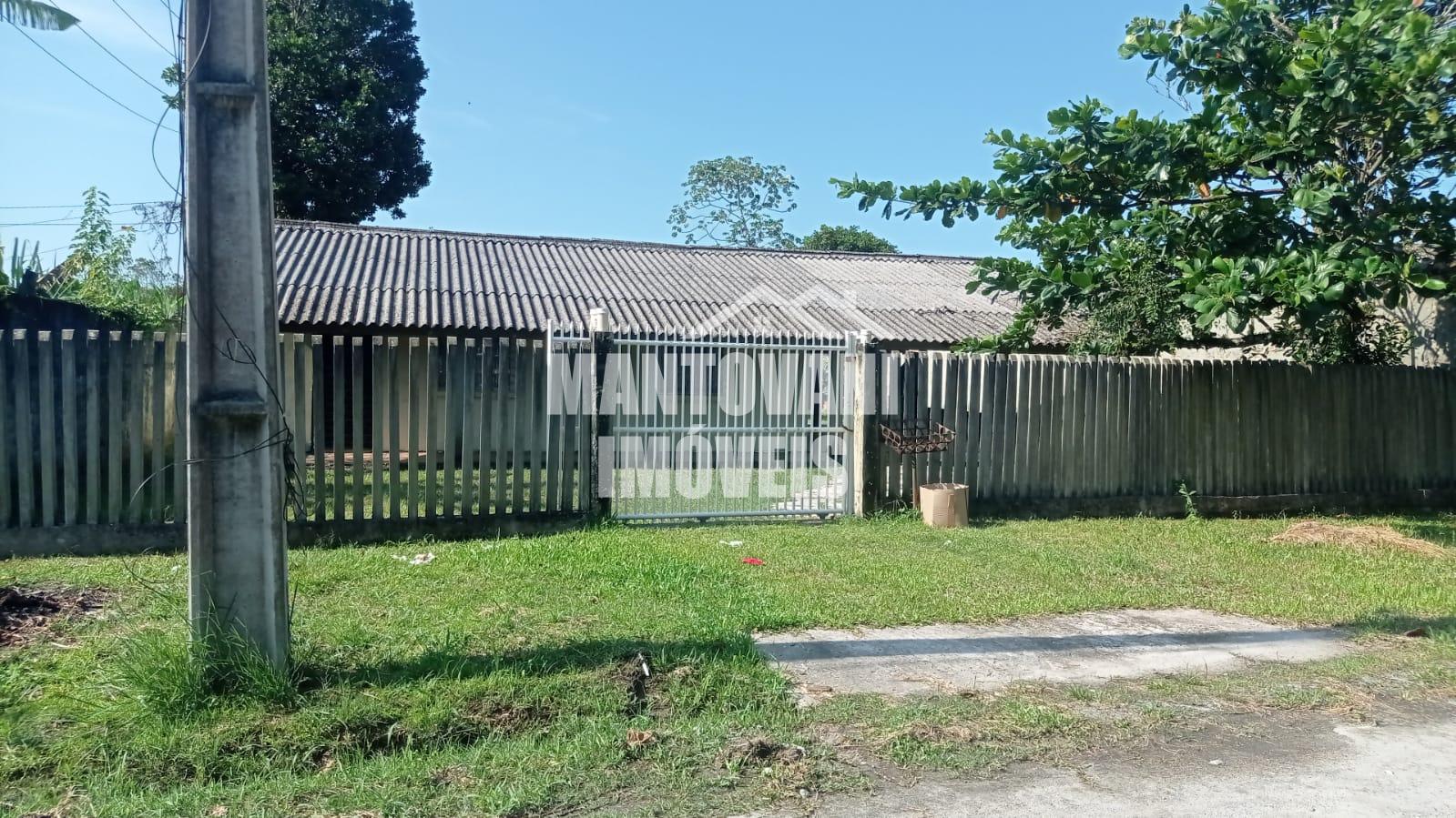 Casa à venda, com amplo quintal em Canoas, PONTAL DO PARANA - PR