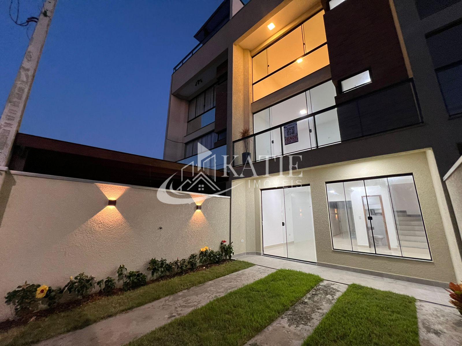 Sobrado triplex em alto padrão, Praia de Leste, PONTAL DO PARA...