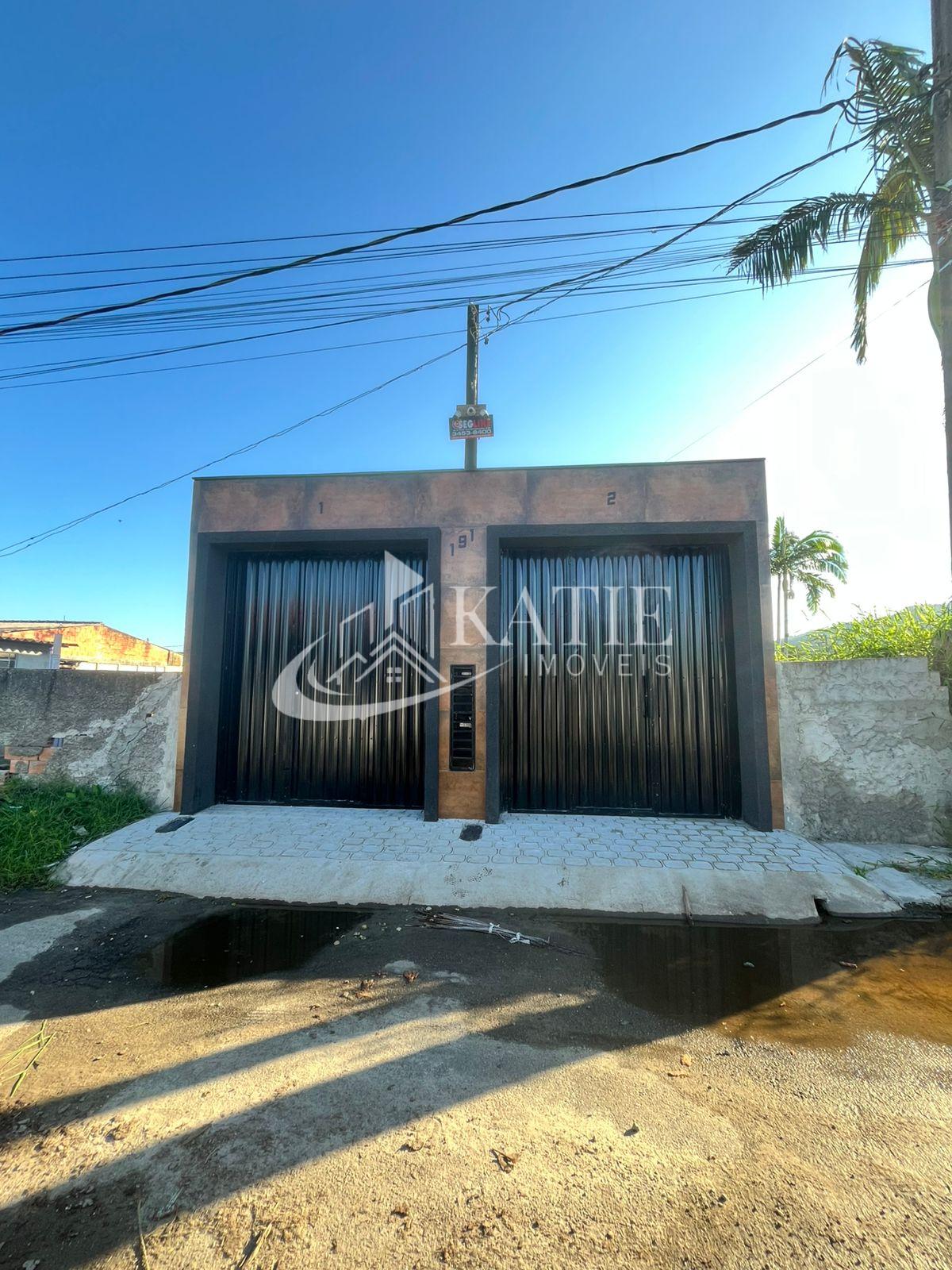 Casa moderna ? venda em Matinhos