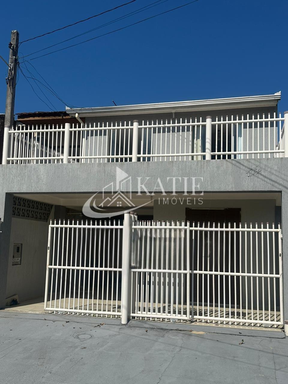 SOBRADO A 150M DO MAR - EXCELENTE PREÇO em Pontal do Paraná