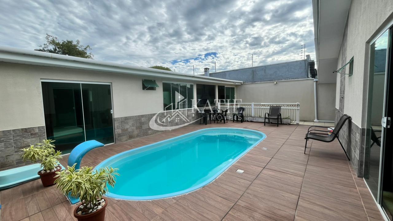 Casa com 6 Quartos e Área gourmet com piscina e churrasqueira ...