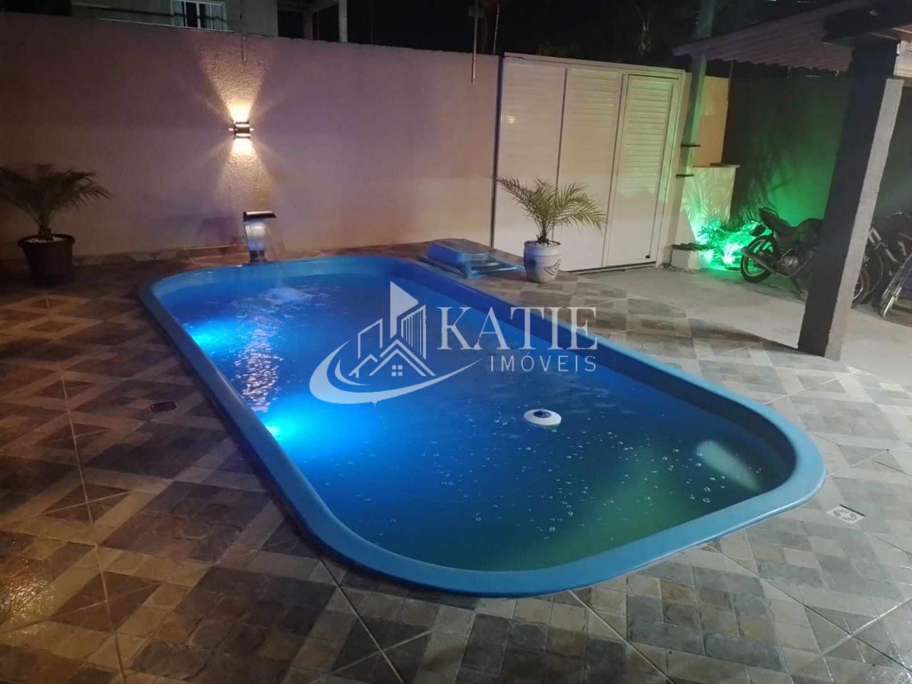 Casa Moderna com Suíte, Piscina - 7 min do Centro de Guaratuba