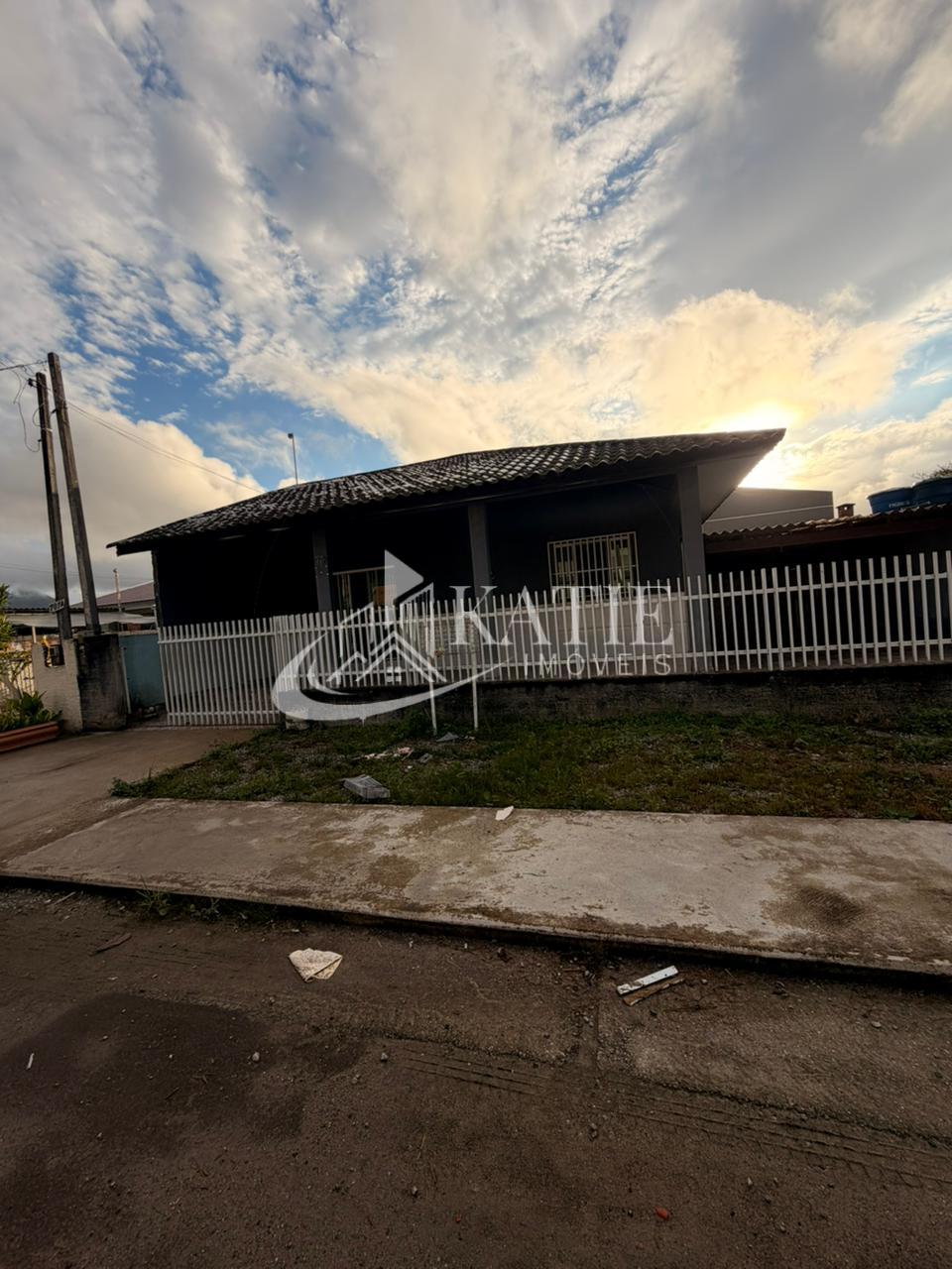 Casa no Balneário Primavera: 3 Qts, Área Gourmet e Estrutura p...