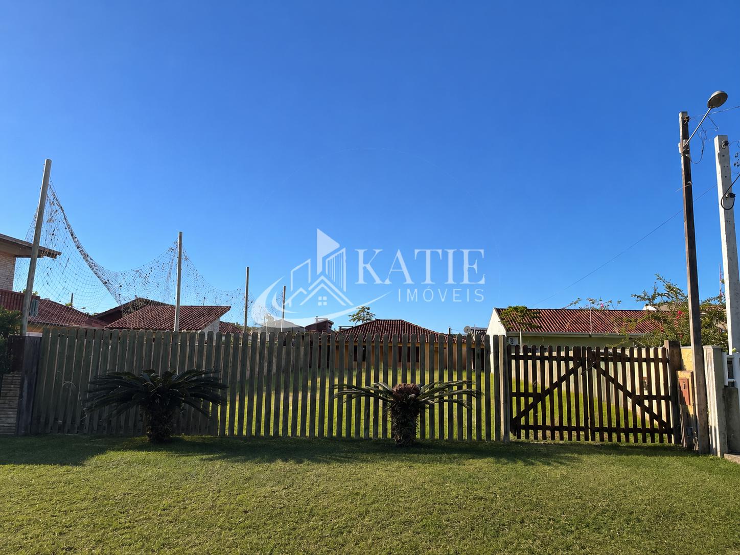 Casa com Terreno à Venda no Balneário Carmery  a 50 Metros do Mar