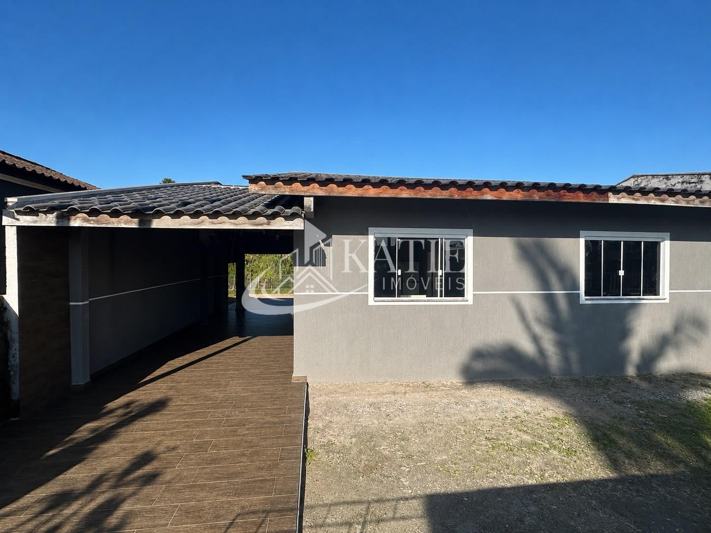 Casa com 4 Quartos à Venda no Balneário Solymar  Matinhos