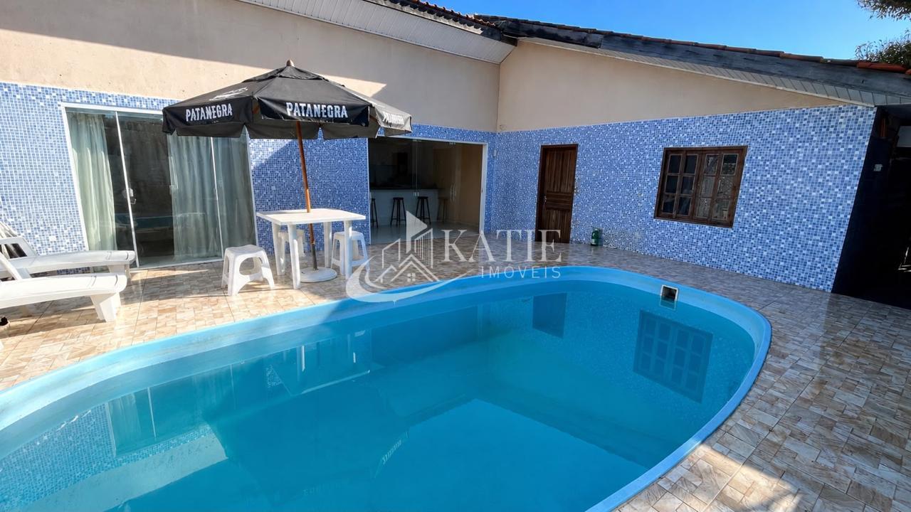 Casa Faixa Mar com Piscina e Área Gourmet no Balneário Albatroz!