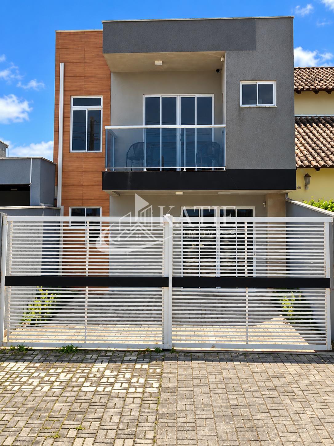 Sobrado à Venda no Balneário Nereidas - 200m do Mar em GUARATU...