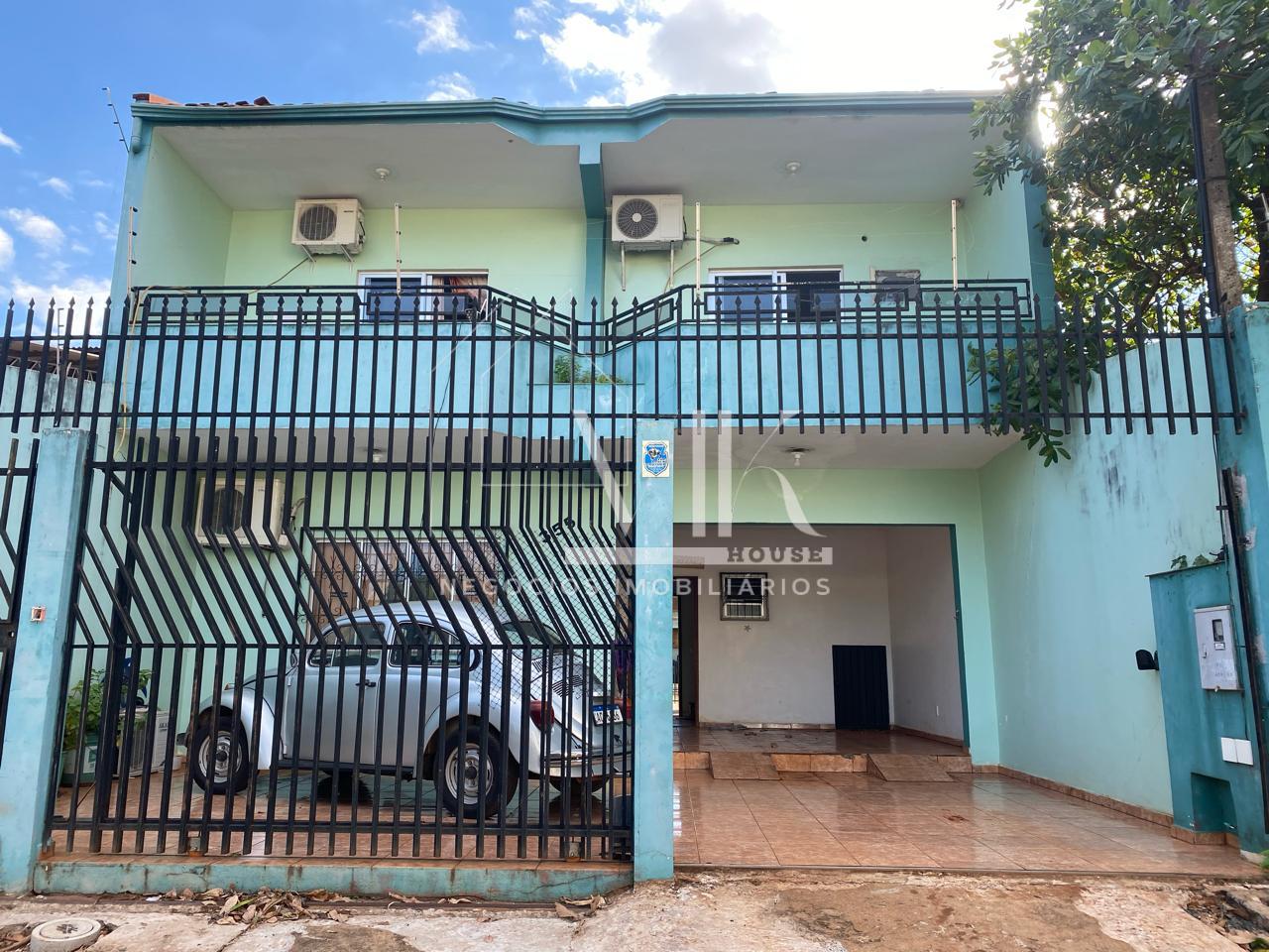SOBRADO COM QUATRO QUARTOS E PISCINA NO PARQUE PRESIDENTE