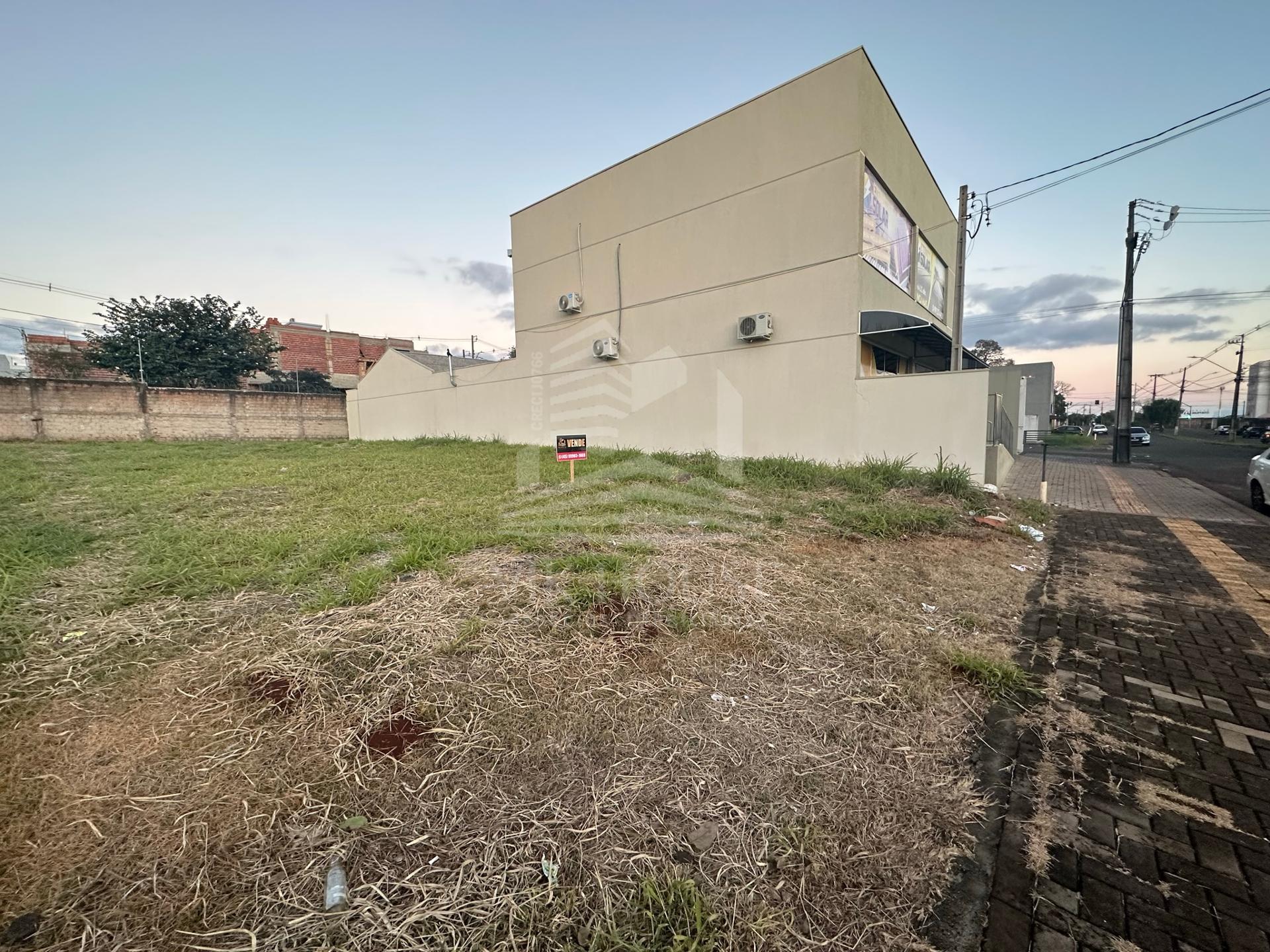 TERRENO COMERCIAL A VENDA NA AV. JAVIER KOELBL - Em frente ao condomínio Safira