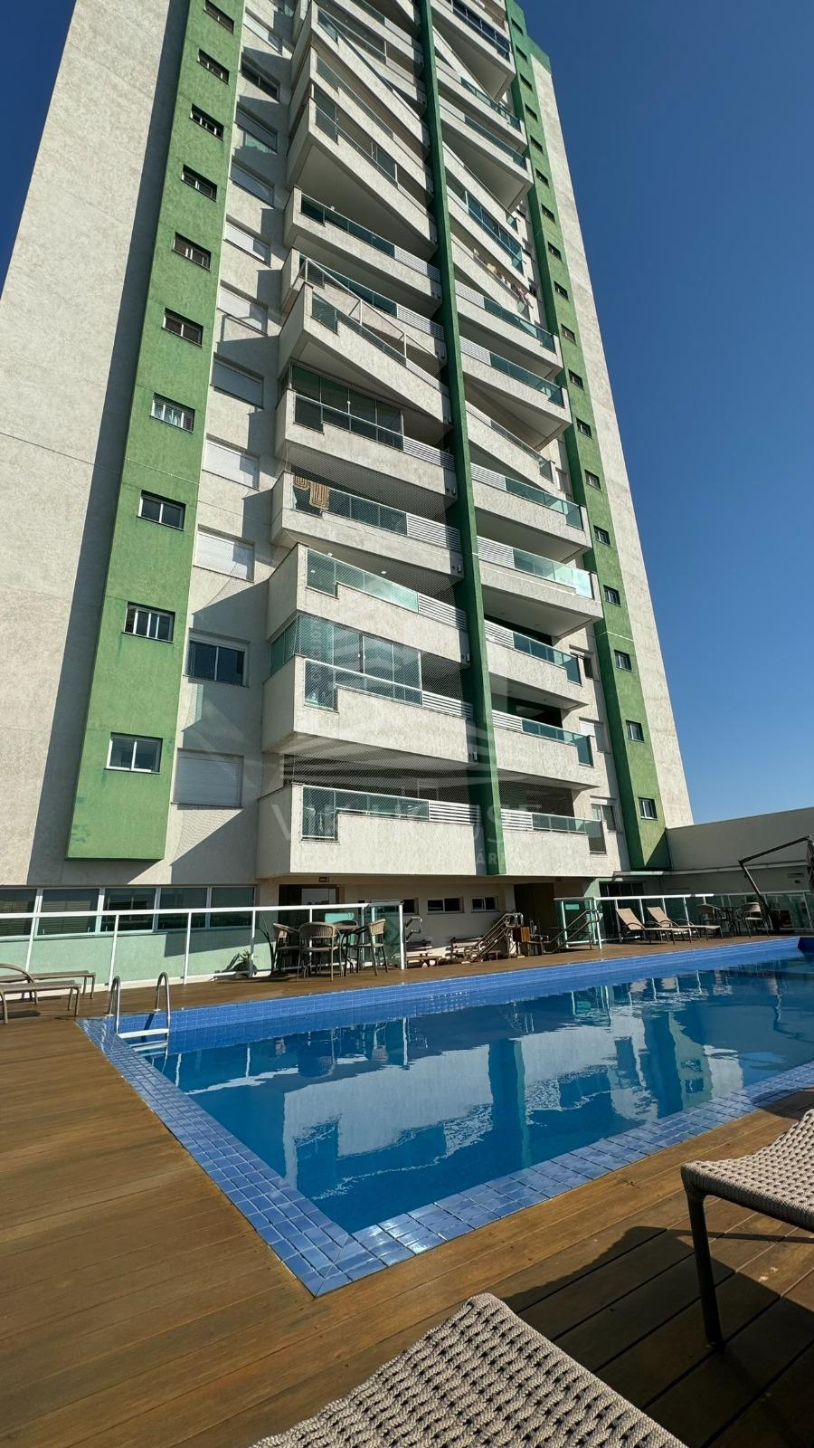 BELISSIMO APARTAMENTO A VENDA NO EDIFÍCIO ESMERALDA - CENTRO