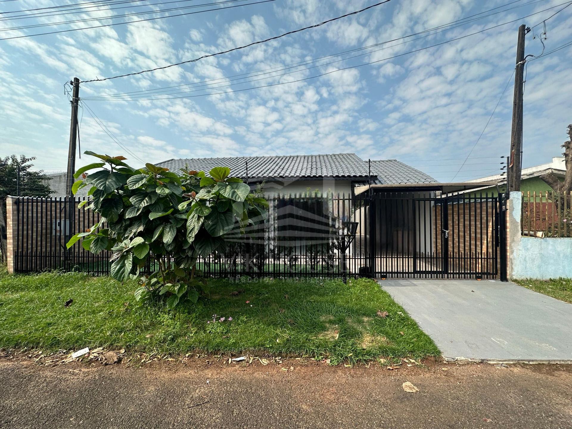 CASA  SEMI MOBILIADA A VENDA NO JARDIM TRÊS BANDEIRAS - FOZ DO IGUAÇU
