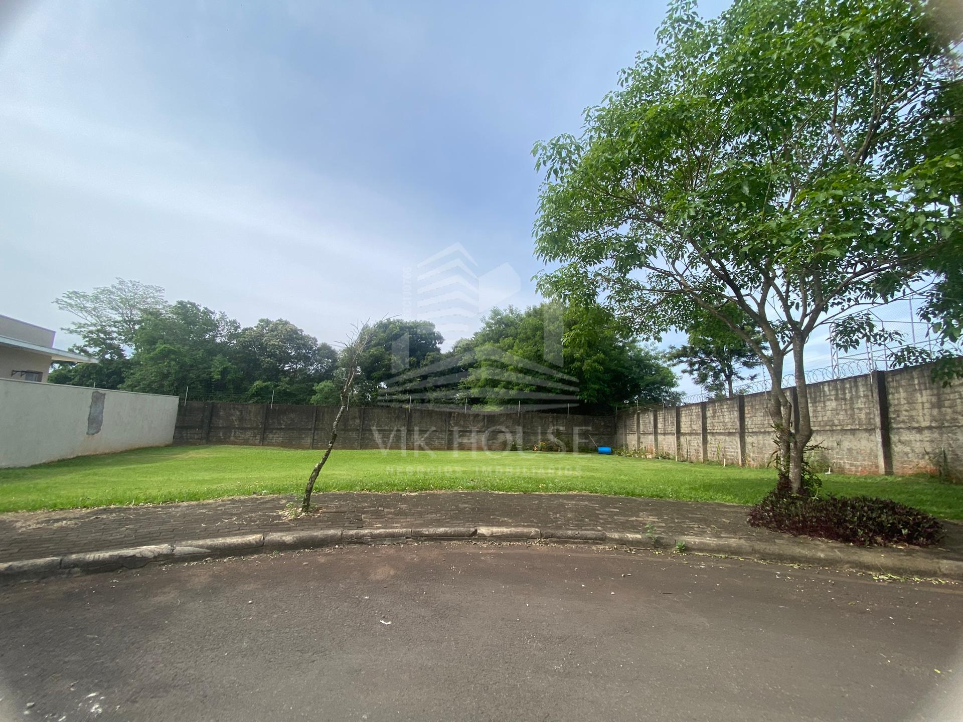 OTIMO TERRENO A VENDA NO CONDOMINIO DOM OLIVIO - VILA SHALON