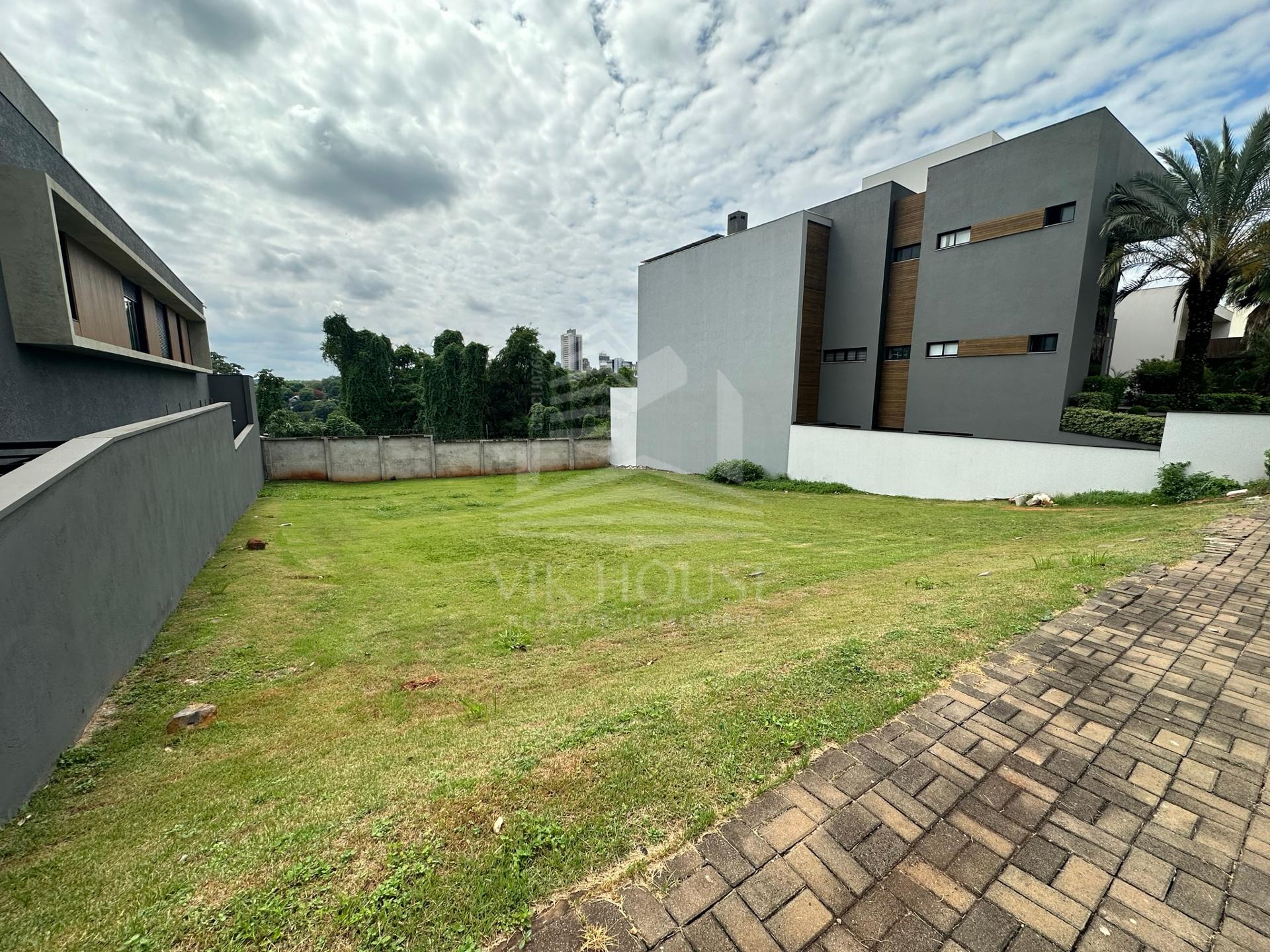 TERRENO A VENDA NO CONDOMÍNIO RESIDENCIAL PORTO MADERO.