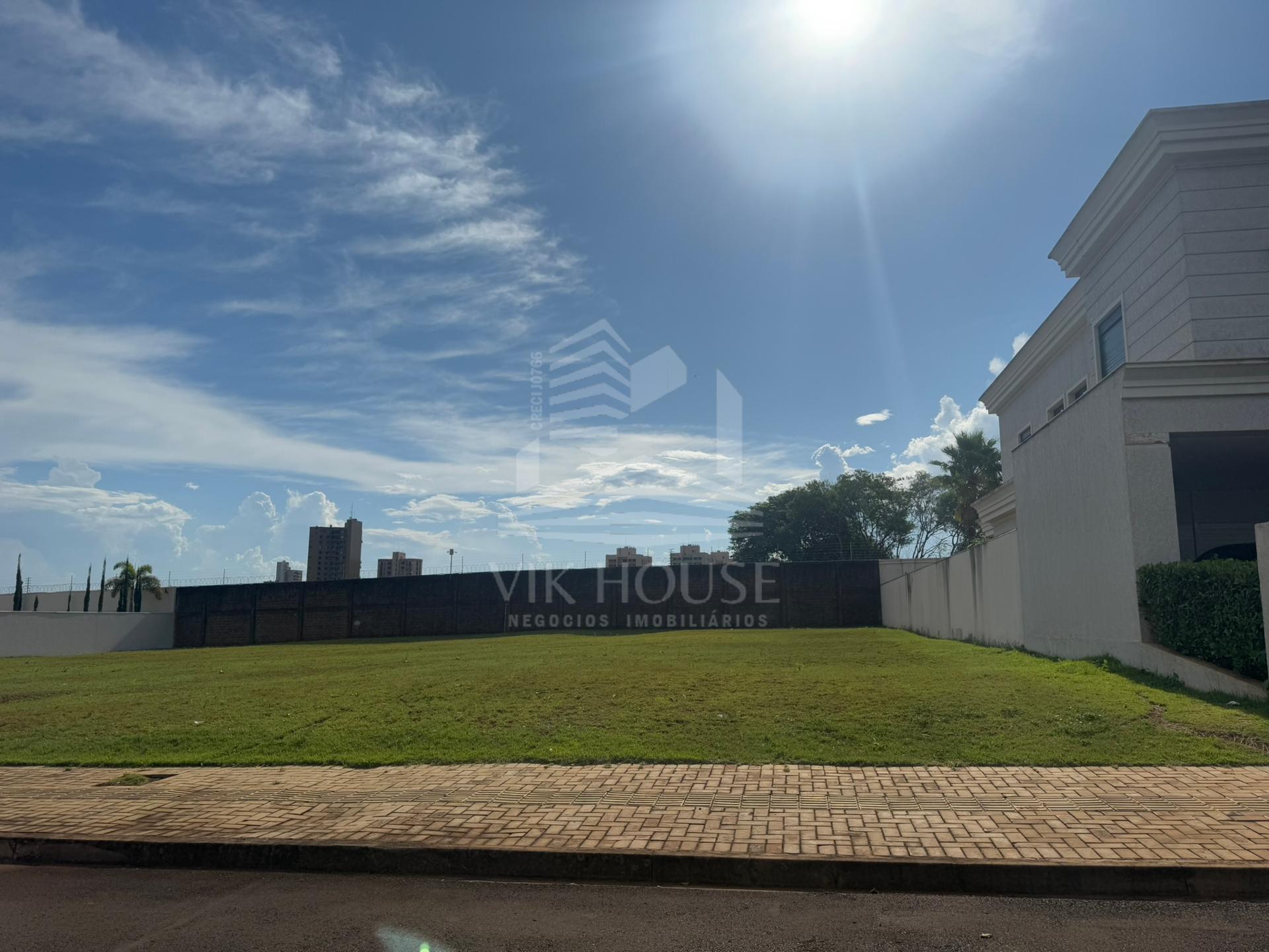 TERRENO A VENDA NO CONDOMINIO RESIDENCIAL PARANOA - Jardim Central
