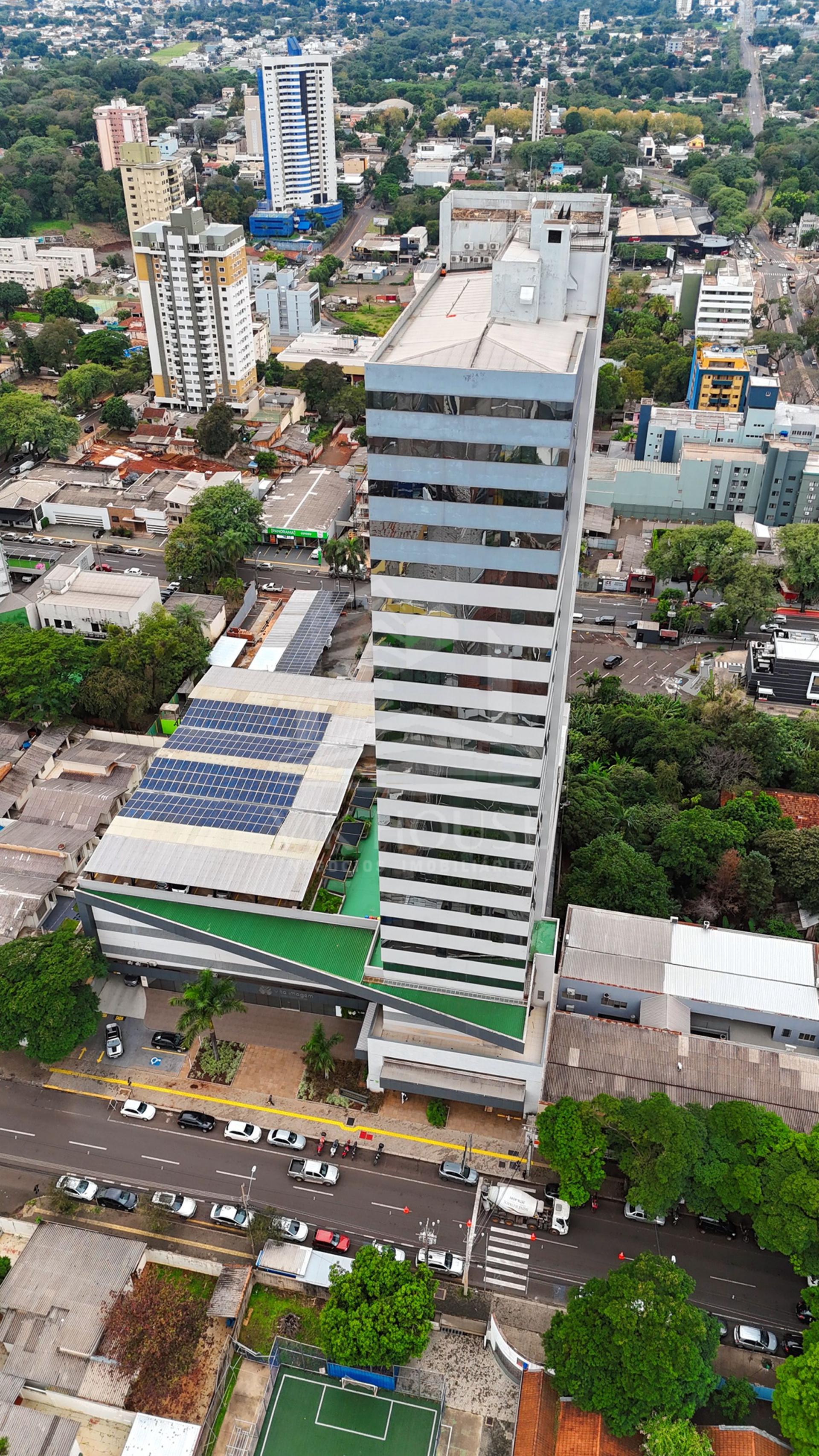 SALA COMERCIAL MOBILIADA Á VENDA NO EDIFÍCIO EMPRESARIAL TORRE MARECHAL