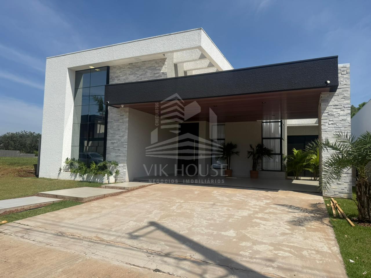 CASA SEMI MOBILIADA COM 4 SUITES NO CONDOMINIO ROYAL YACHT RESIDENCE - LOCAÇÃO