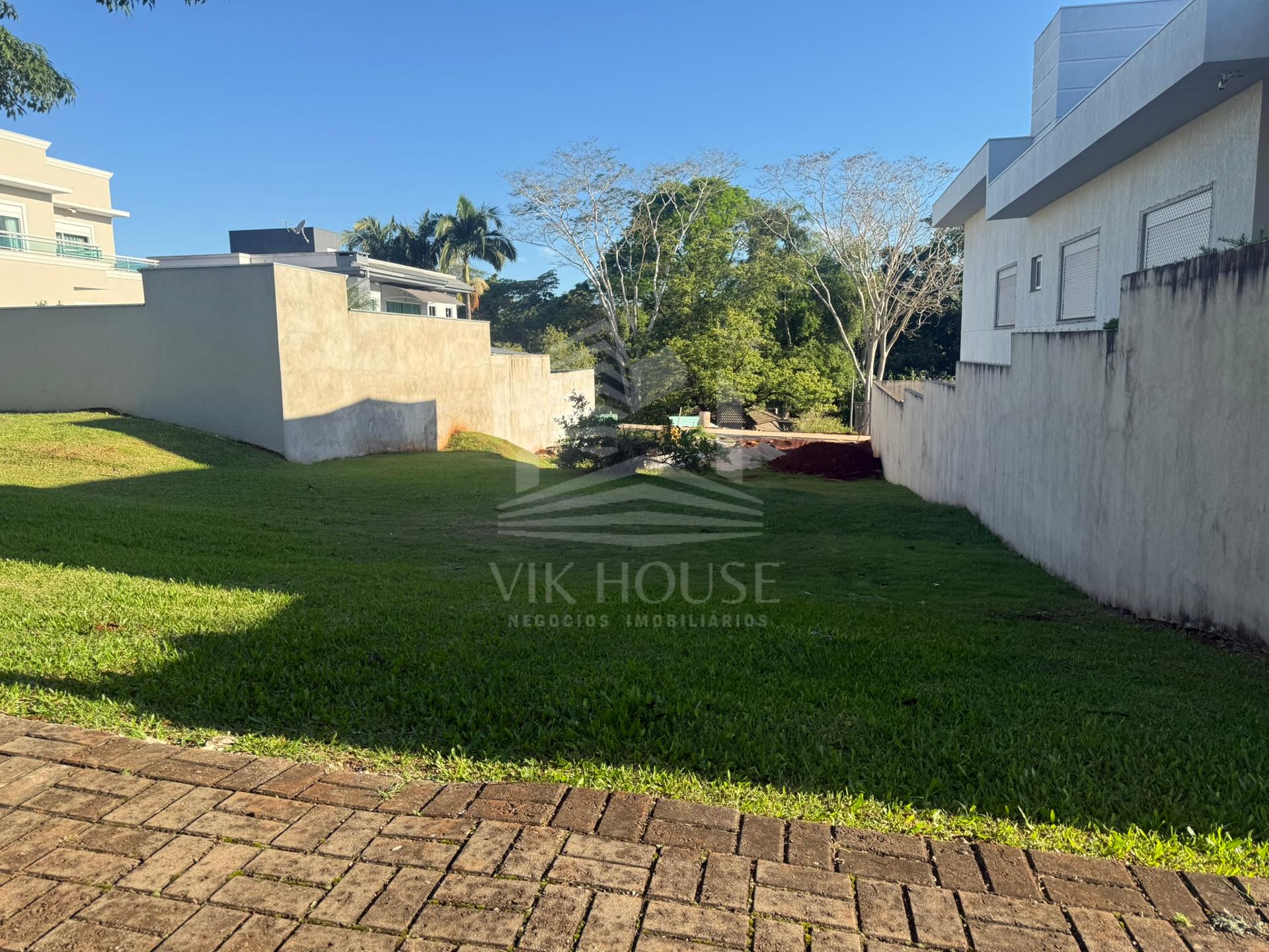 OTIMO TERRENO A VENDA NO CONDOMINIO DOM OLIVIO - VILA SHALON