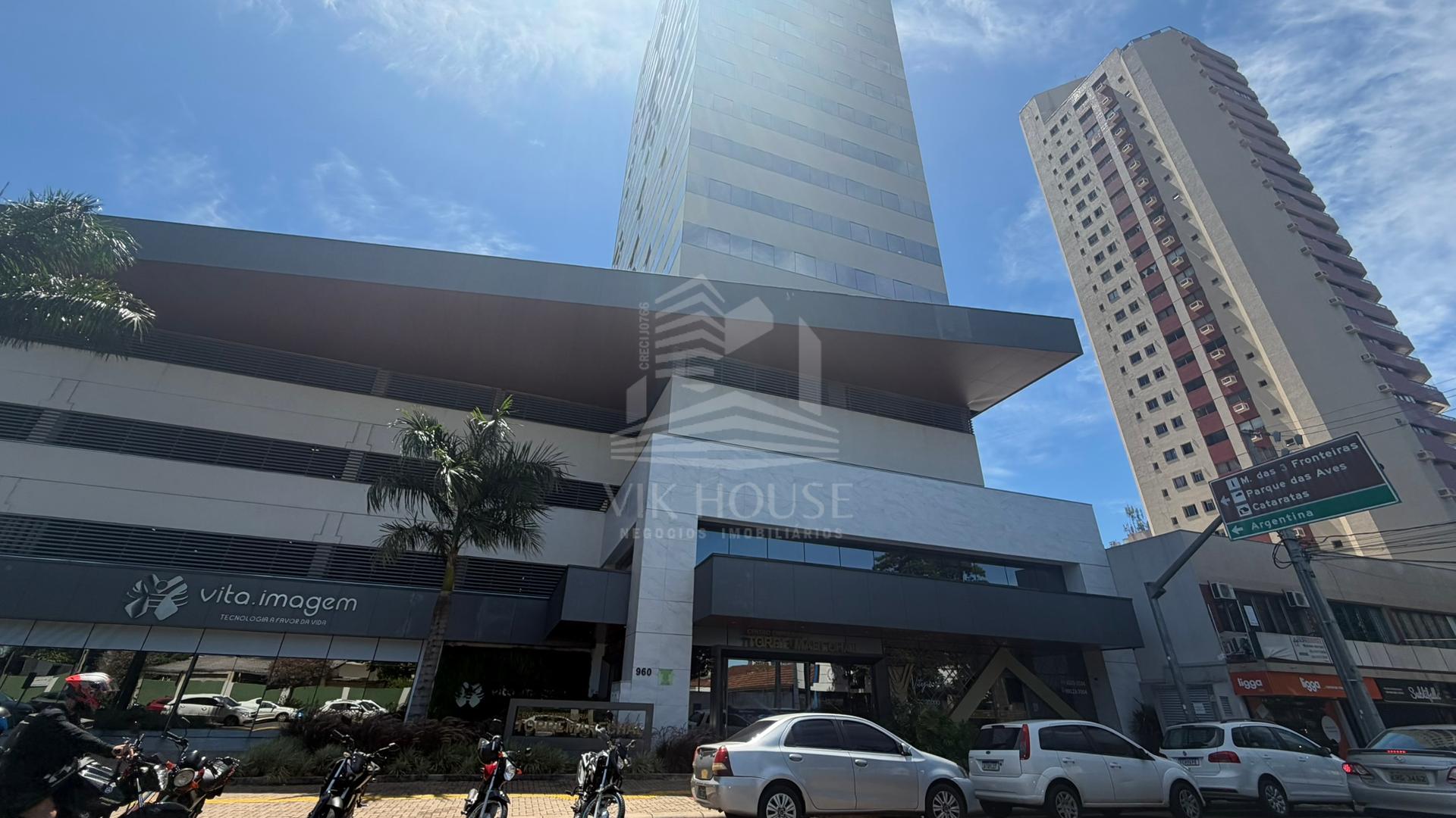 SALA COMERCIAL SEMI MOBILIADA PARA LOCAÇÃO NO EDIFÍCIO TORRE MARECHAL