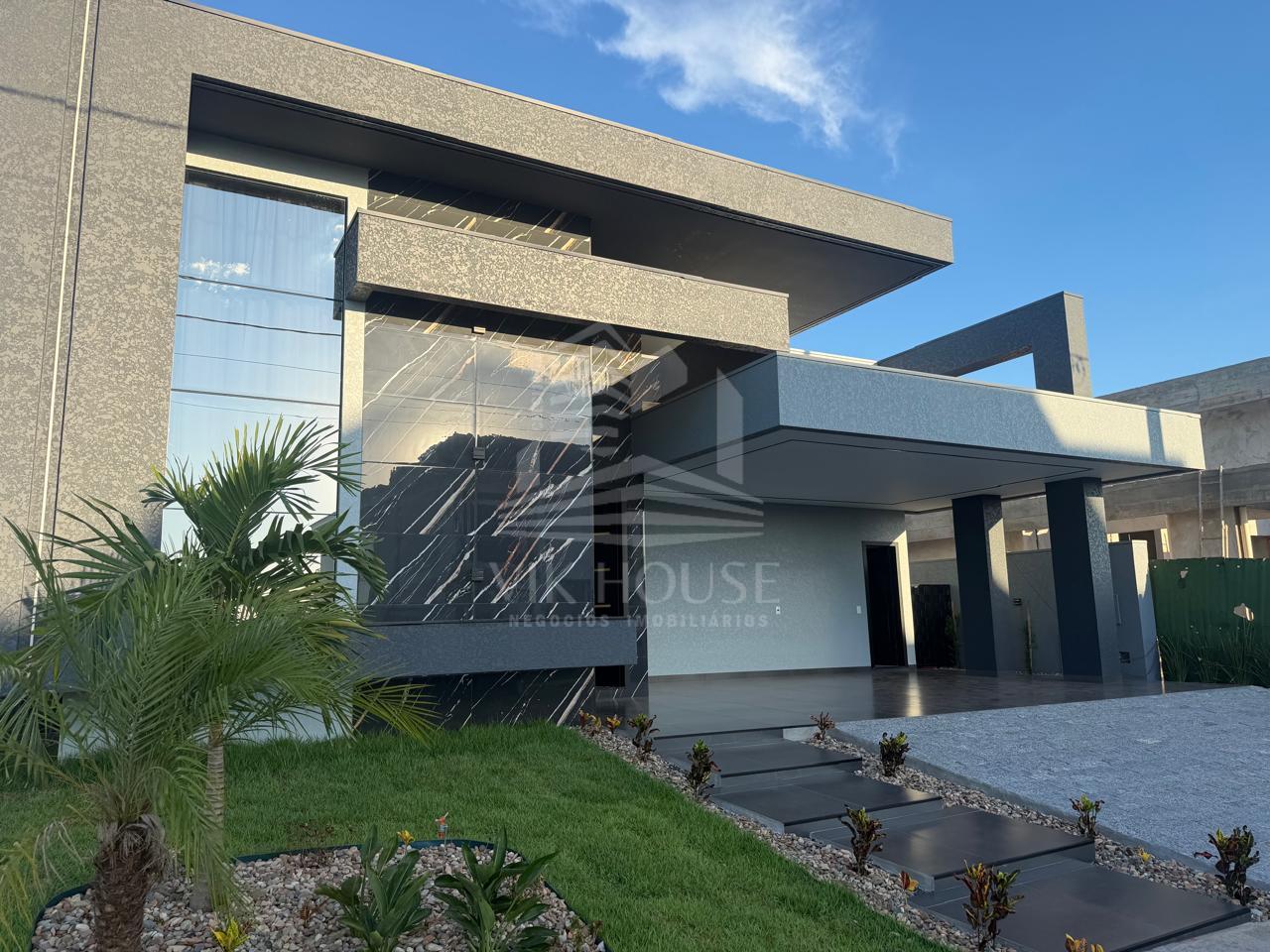 CASA NOVA SEMI MOBILIADA DISPONIVEL NO CONDOMINIO ROYAL BOULEVARD