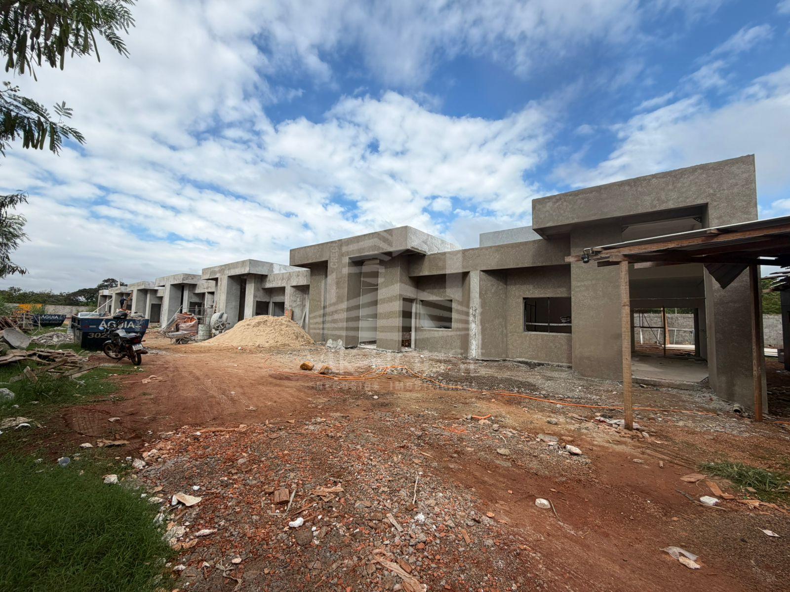 CONDOMÍNIO DE CASAS EM CONSTRUÇÃO NO PORTO MEIRA  FOZ DO IGUAÇU