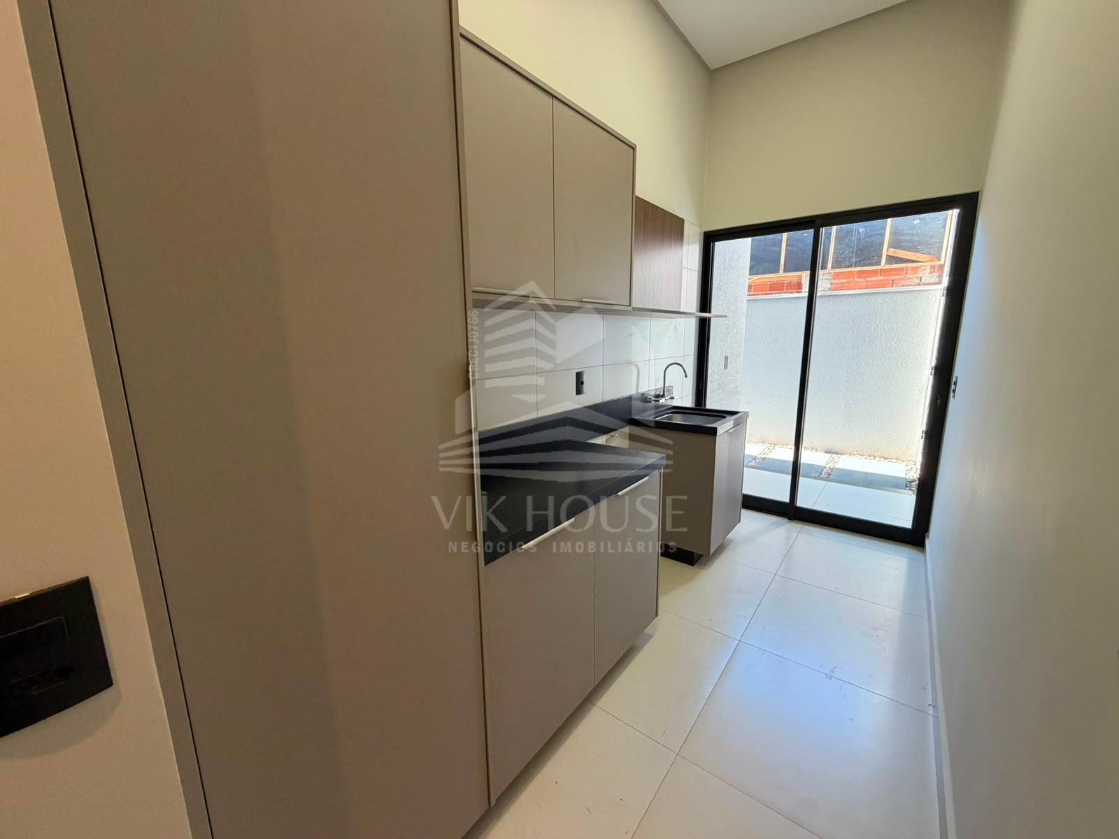 CASA A VENDA SEMI MOBILIADA NO CONDOMÍNIO ÁGUAS CLARAS EM FOZ DO IGUAÇU PR