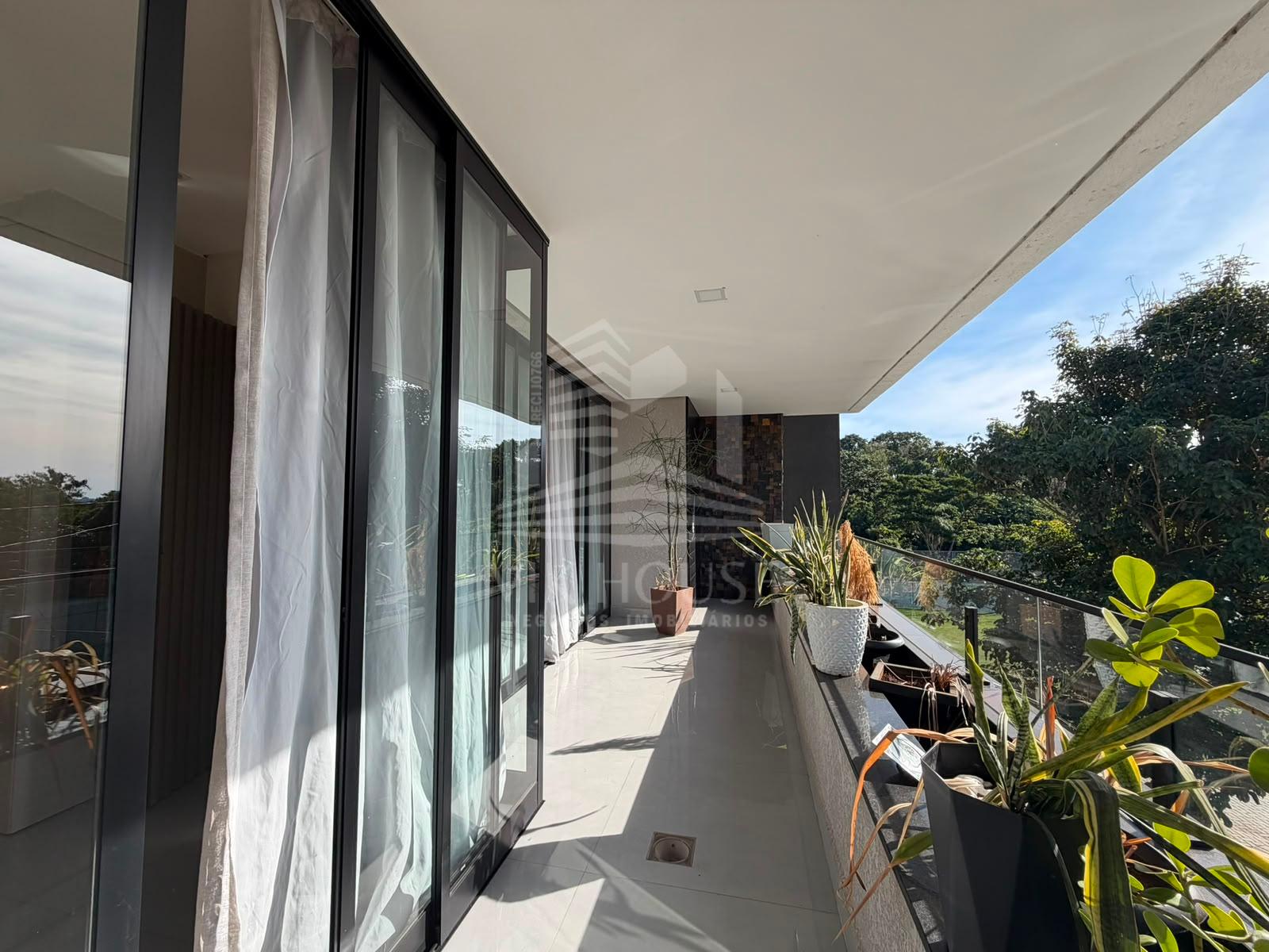 SOBRADO MOBILIADO Á VENDA COM 5 DORMITORIOS NO CONDOMINIO DOM LAURINDO